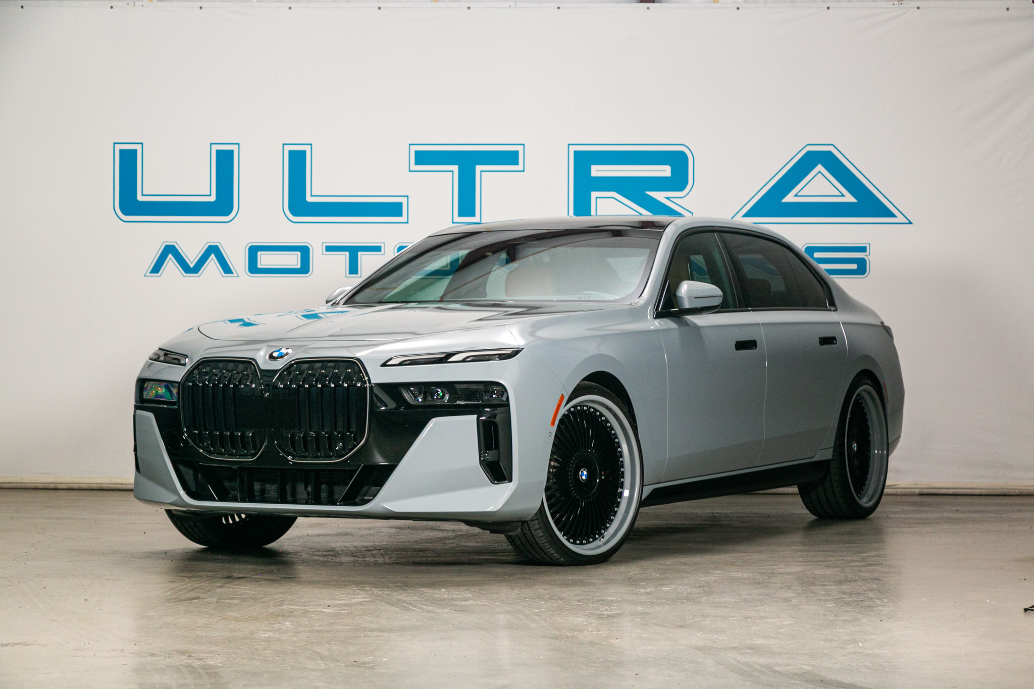 BMW 7 Series 740i Sedan 2024