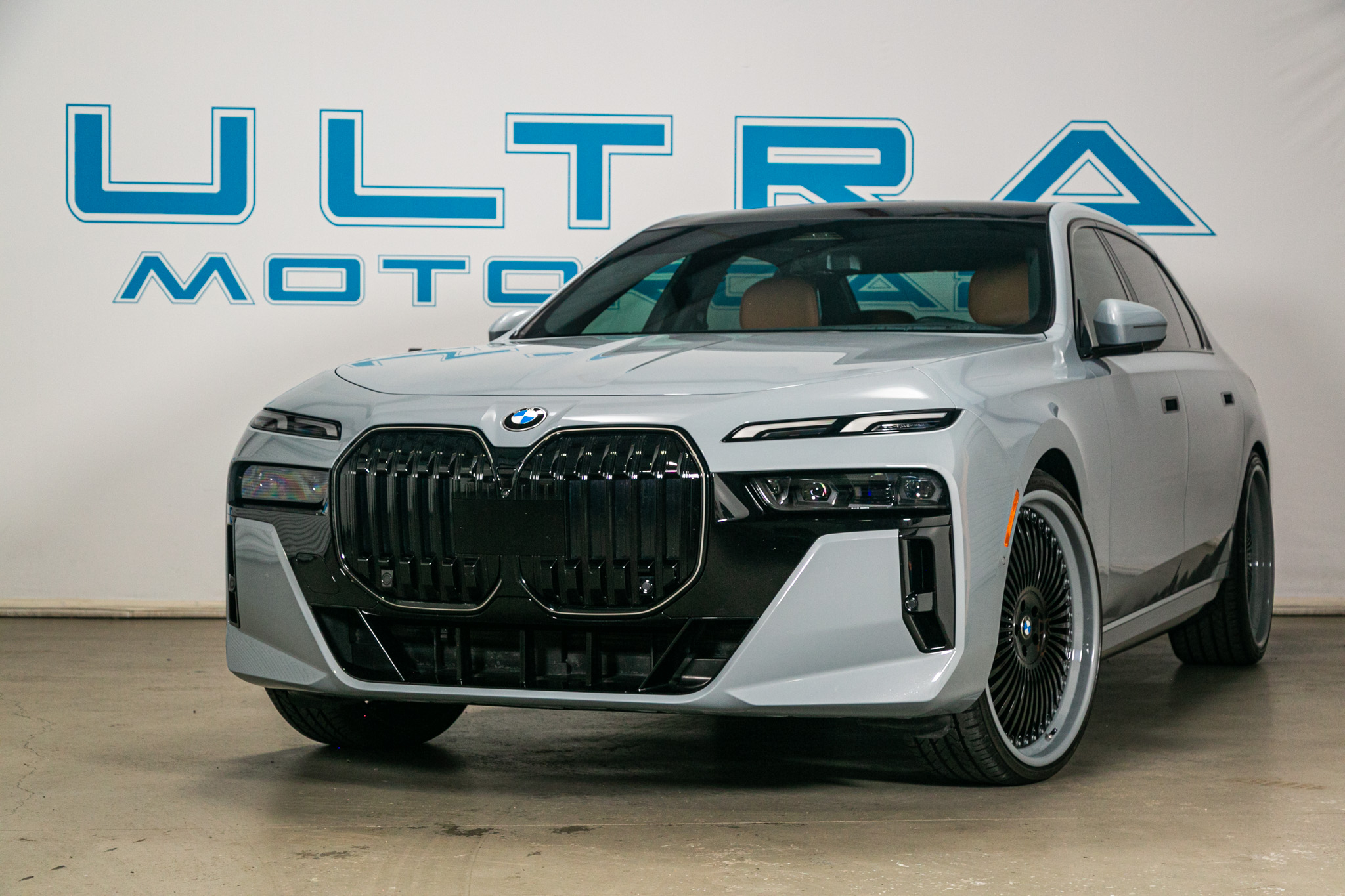 BMW 7 Series 740i Sedan 2024