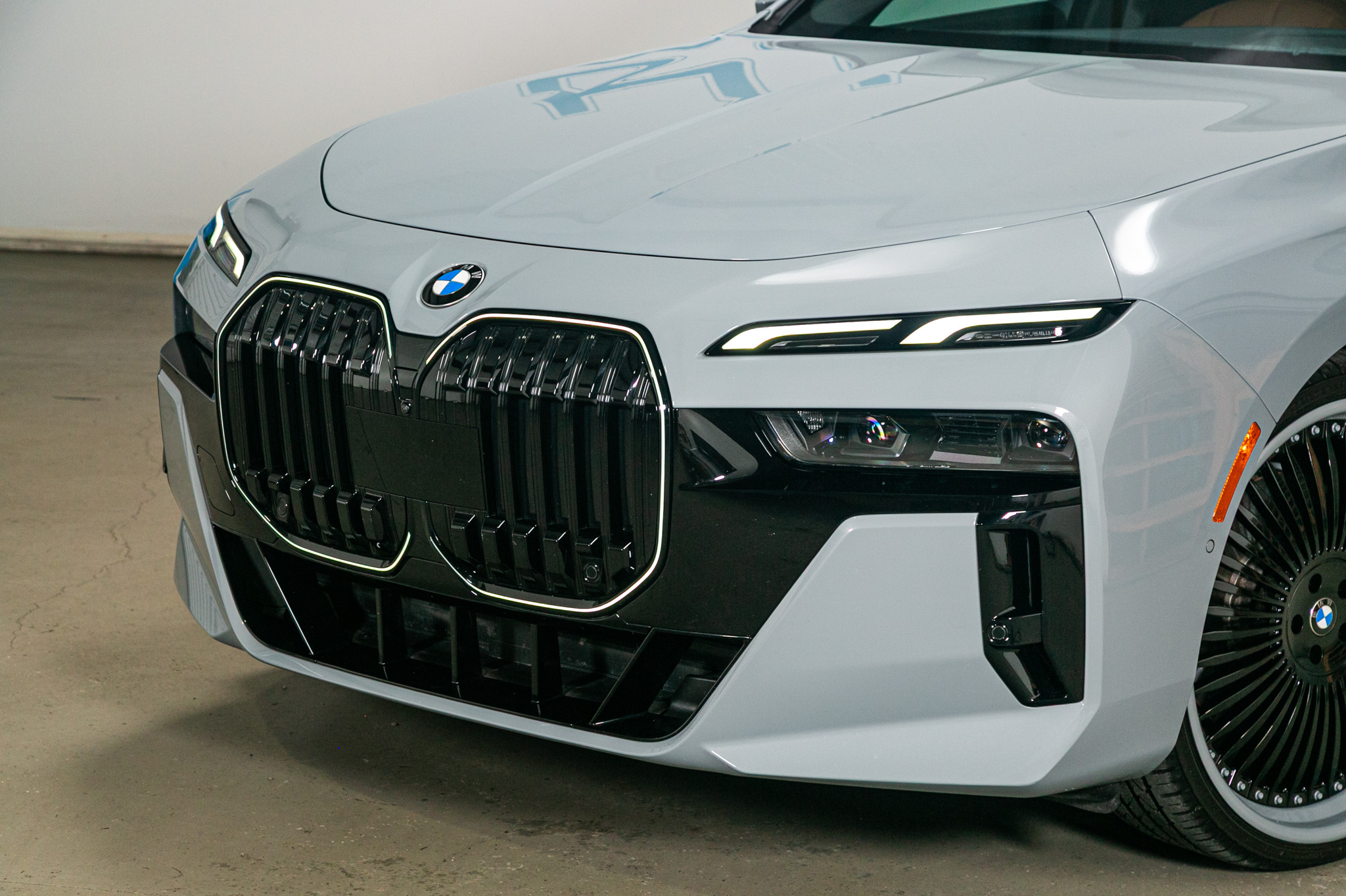 BMW 7 Series 740i Sedan 2024