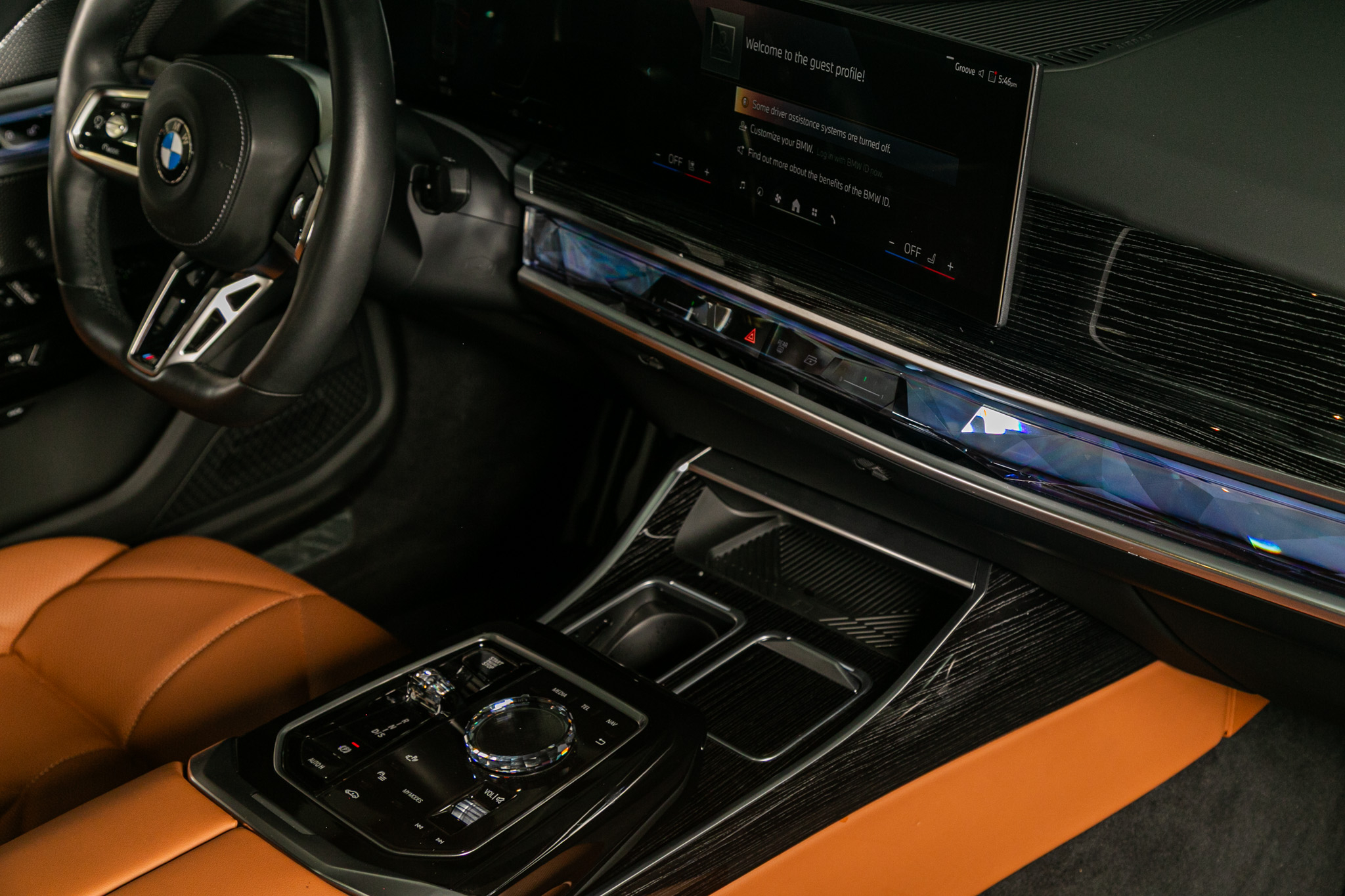 BMW 7 Series 740i Sedan 2024