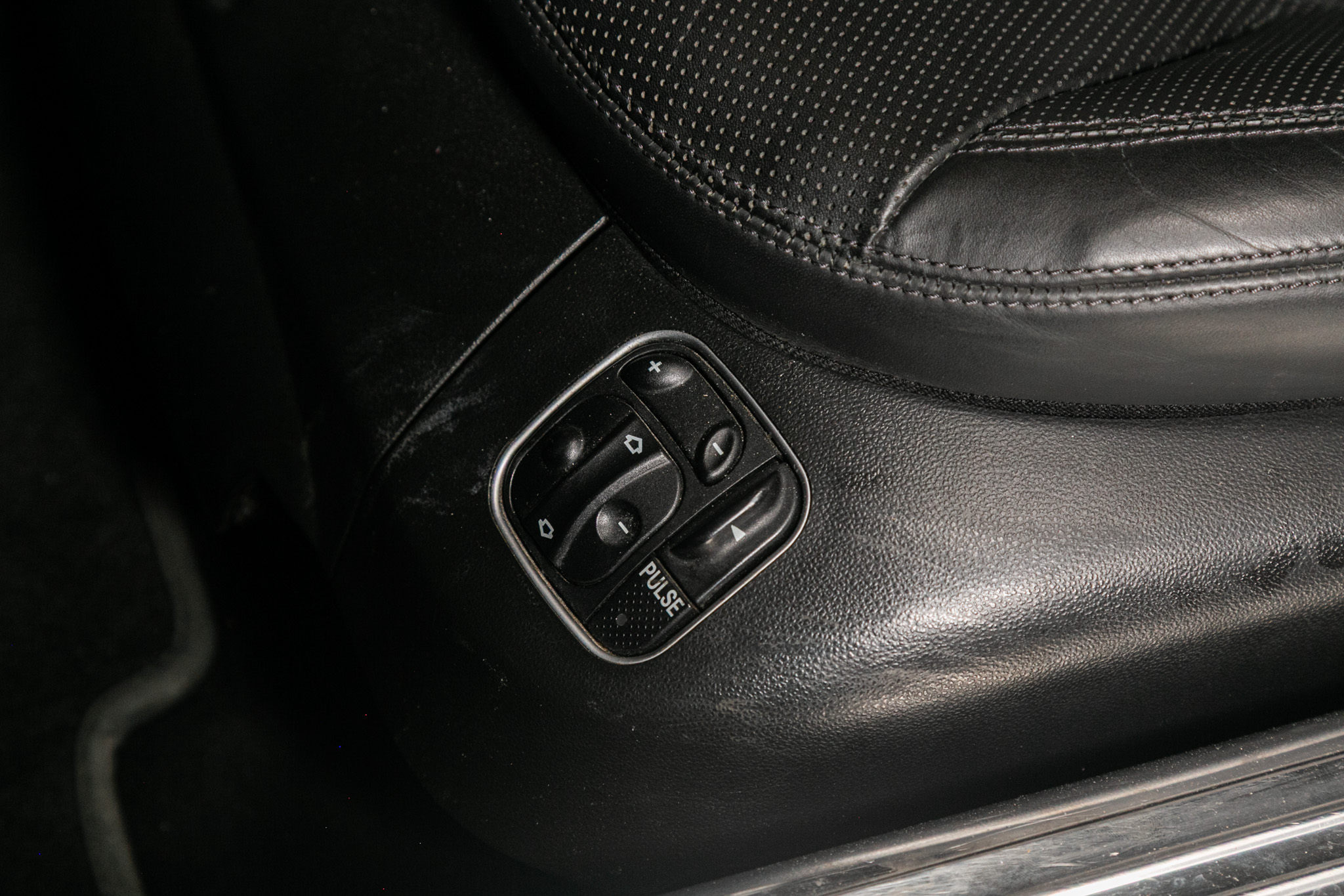 Mercedes-Benz SL-Class 2dr Roadster 5.5L V8 2009