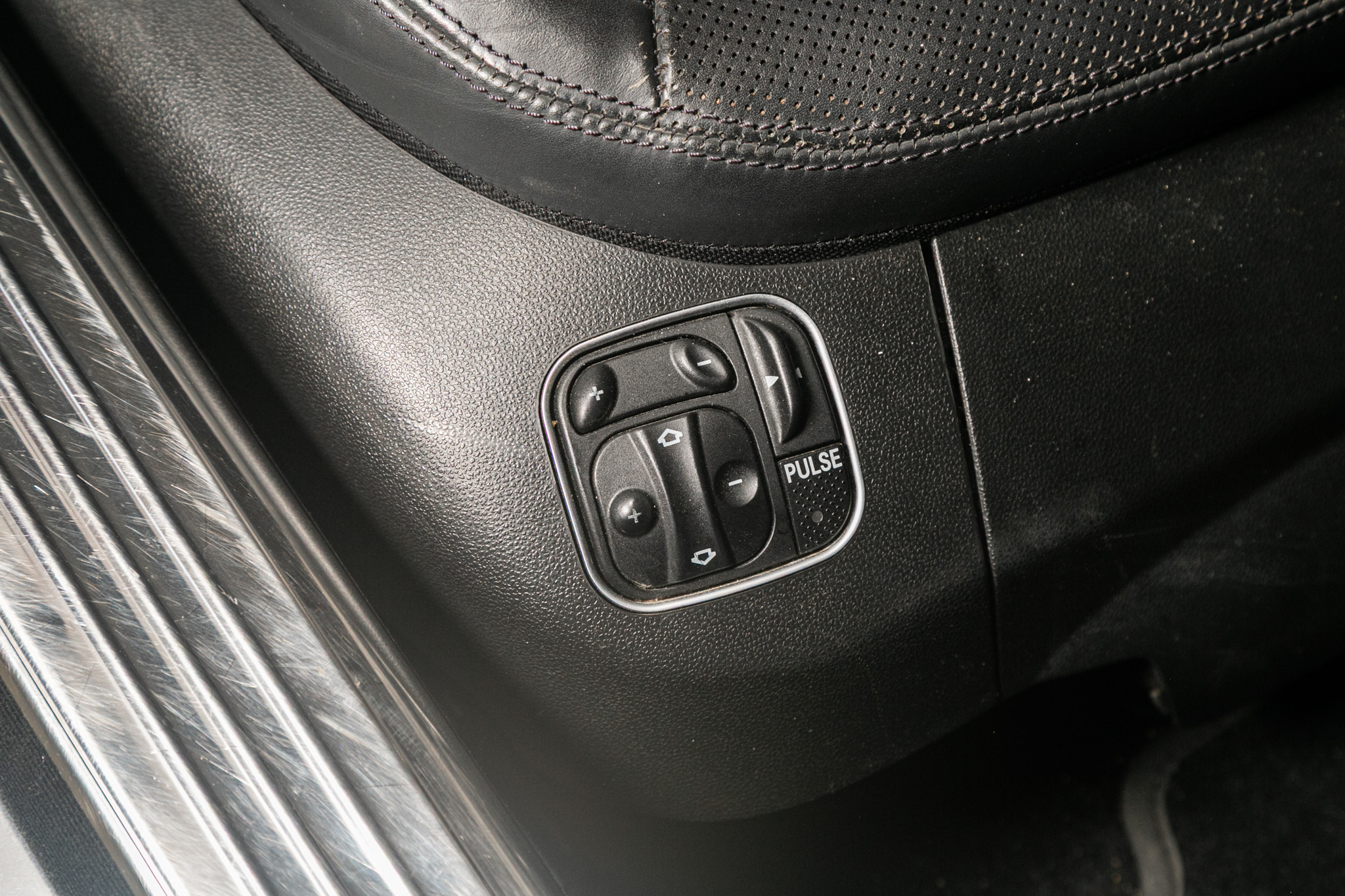 Mercedes-Benz SL-Class 2dr Roadster 5.5L V8 2009