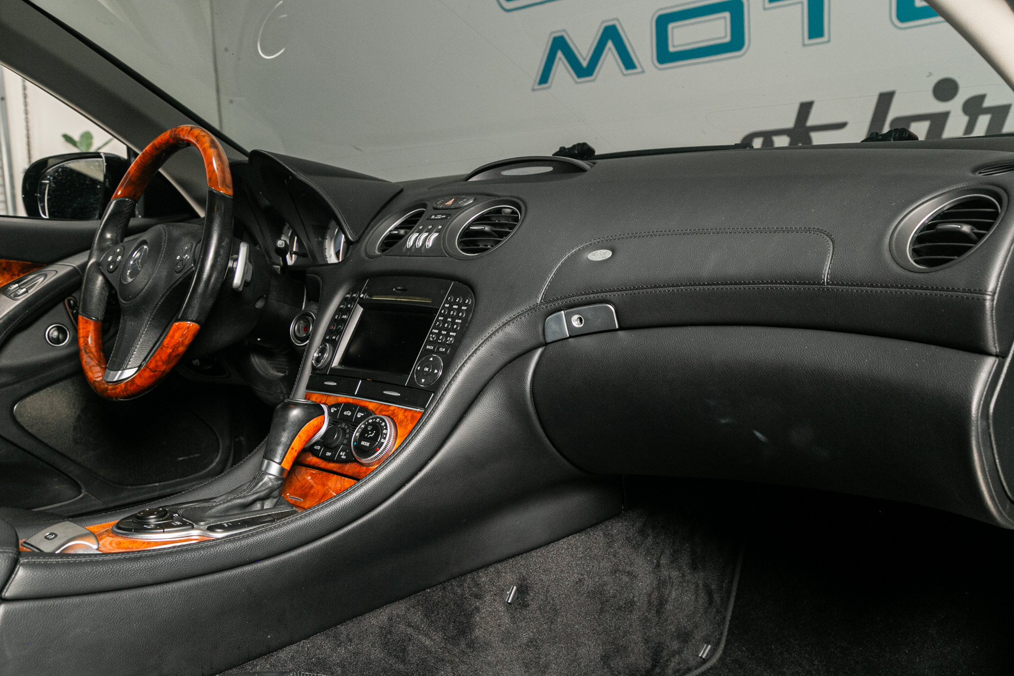 Mercedes-Benz SL-Class 2dr Roadster 5.5L V8 2009