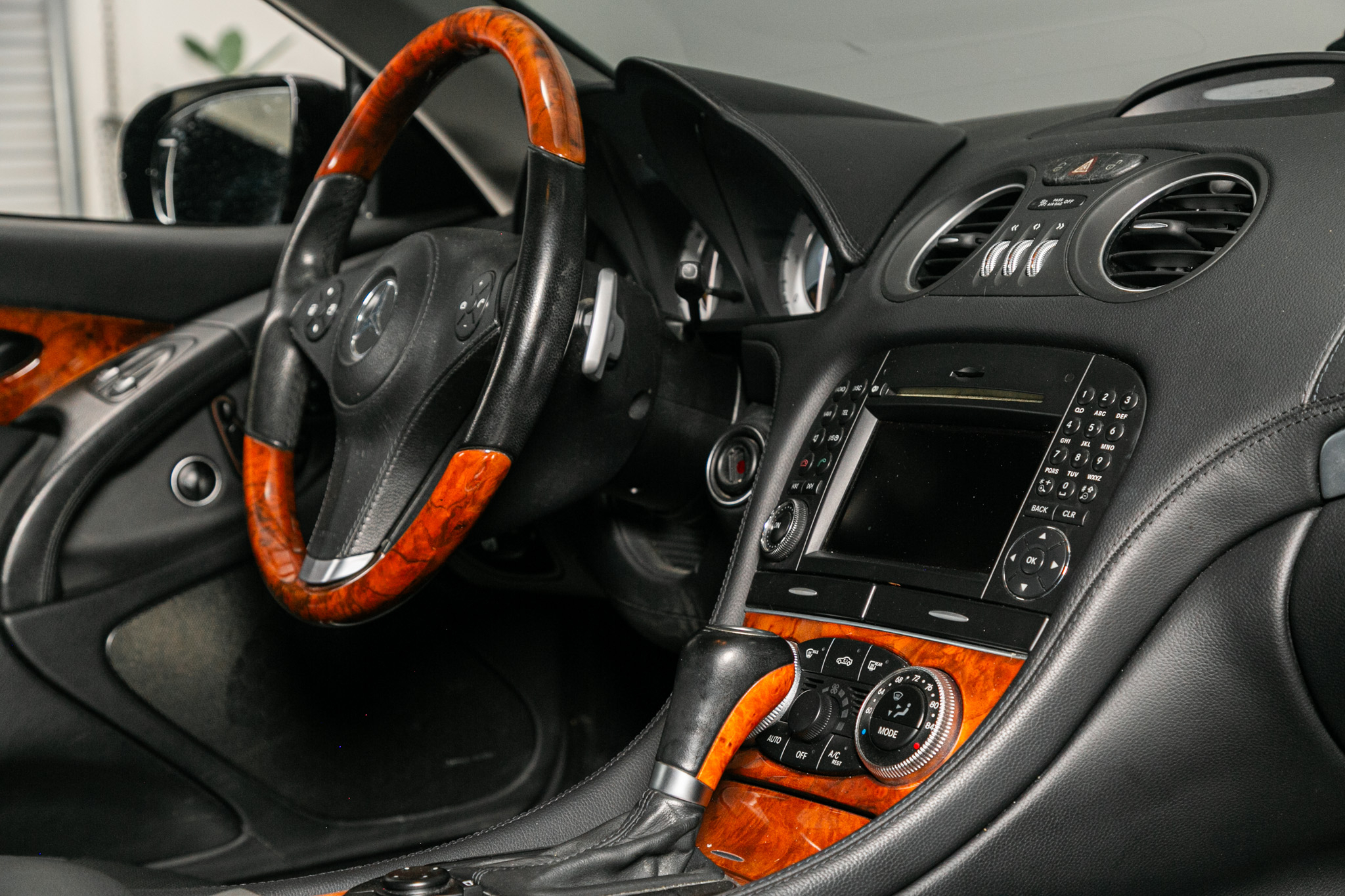 Mercedes-Benz SL-Class 2dr Roadster 5.5L V8 2009