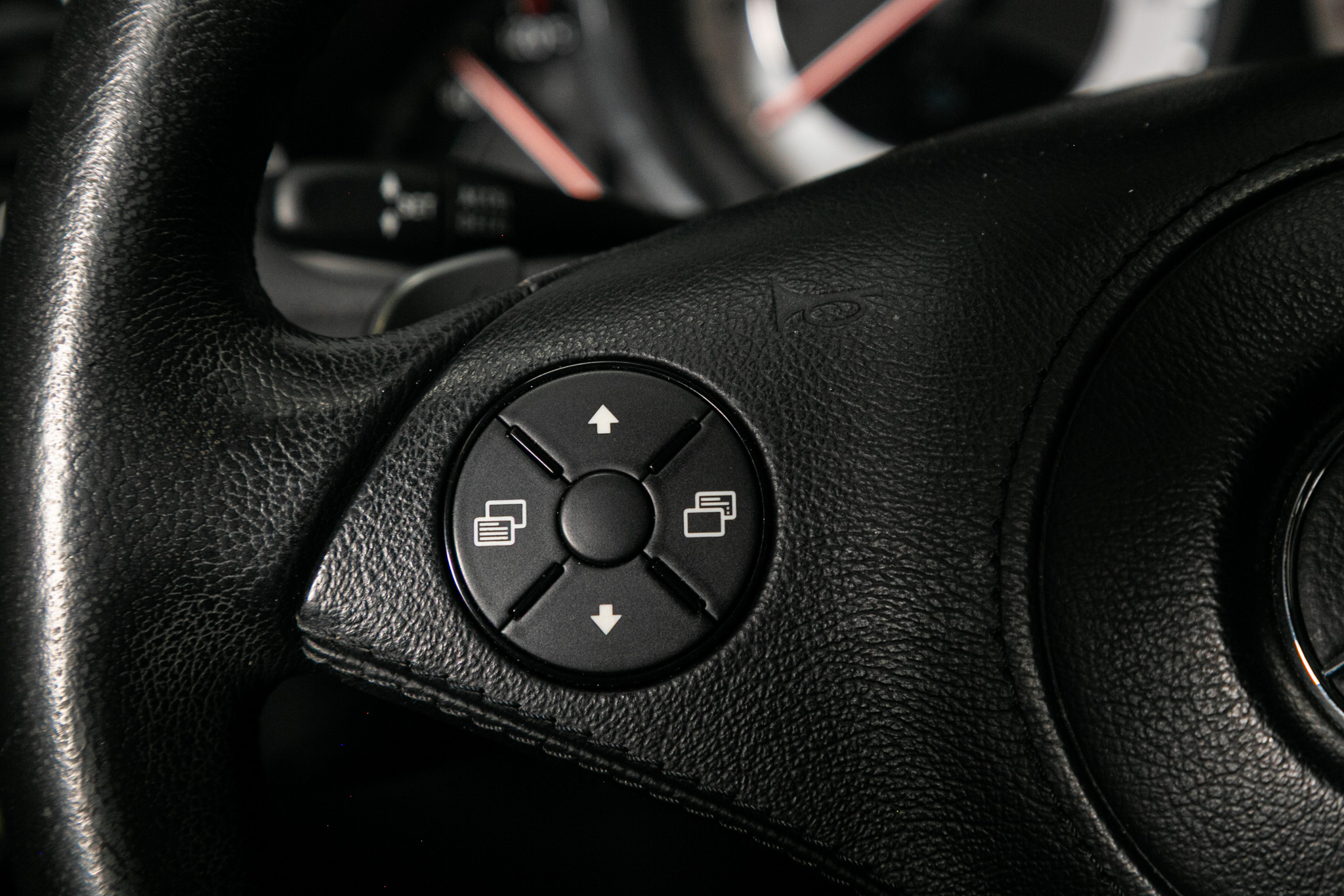 Mercedes-Benz SL-Class 2dr Roadster 5.5L V8 2009