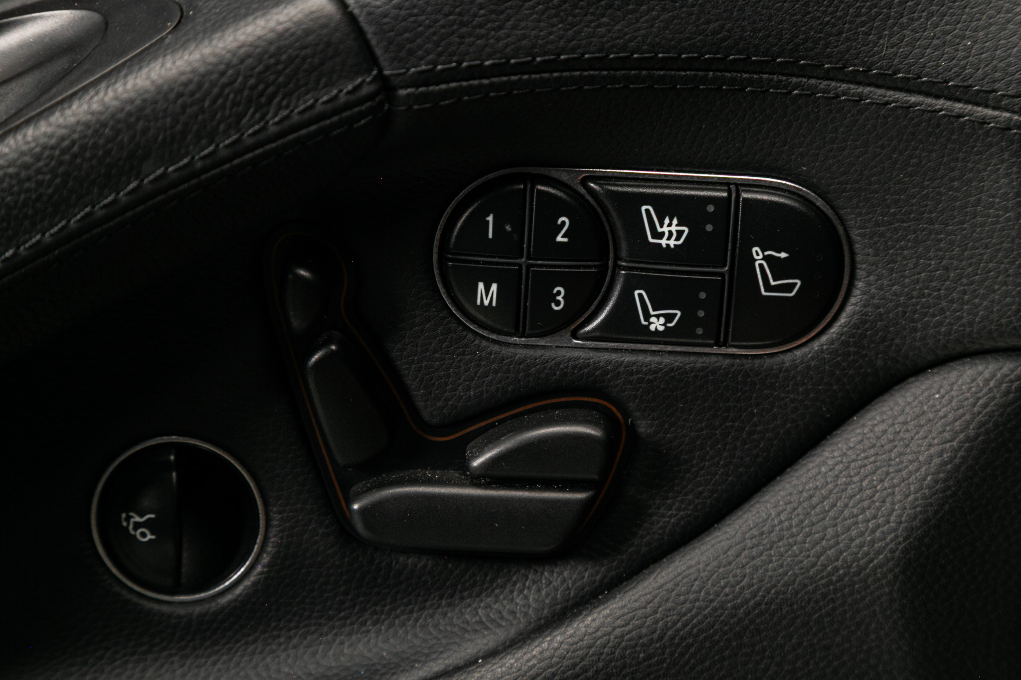 Mercedes-Benz SL-Class 2dr Roadster 5.5L V8 2009