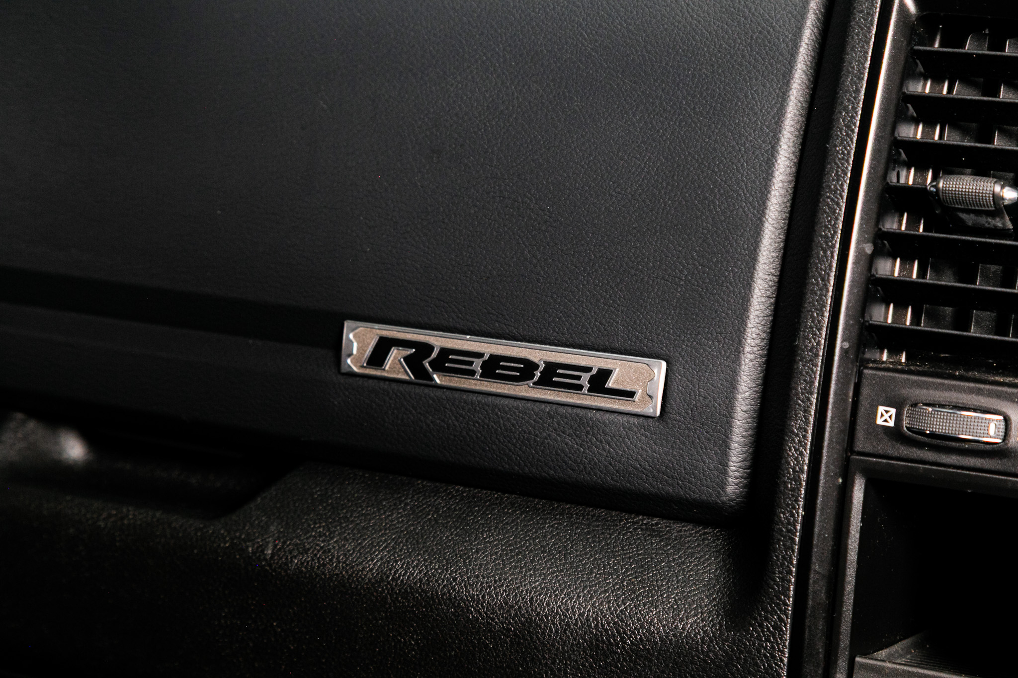 RAM 1500 Rebel 4x4 Crew Cab 5'7" Box 2017