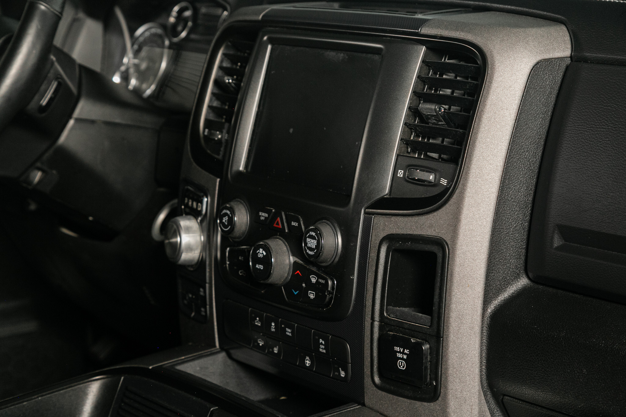 RAM 1500 Rebel 4x4 Crew Cab 5'7" Box 2017