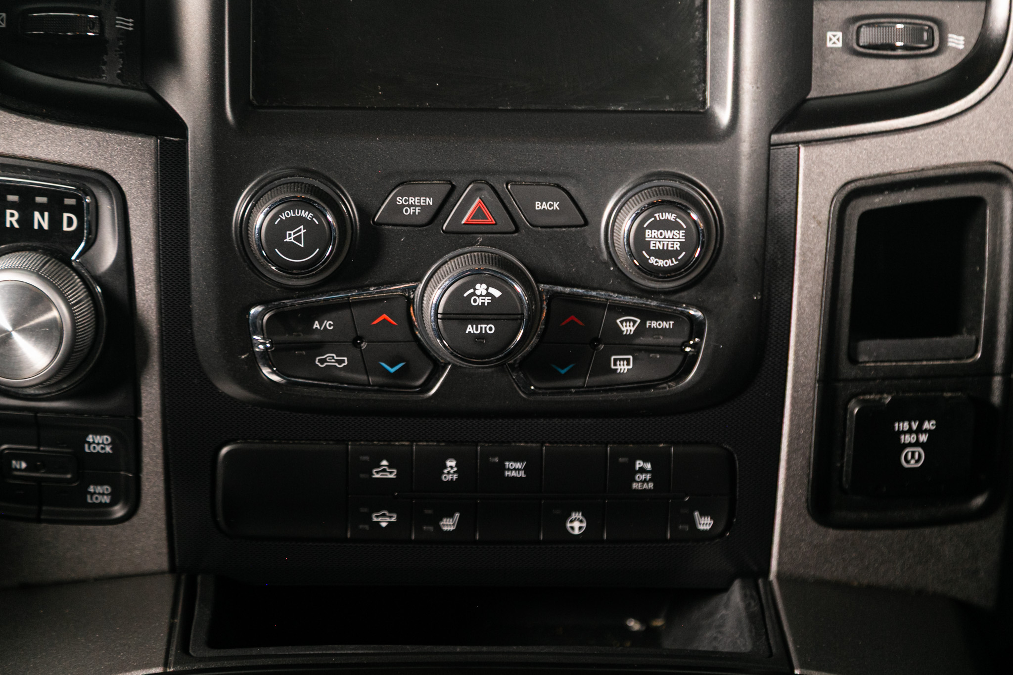 RAM 1500 Rebel 4x4 Crew Cab 5'7" Box 2017