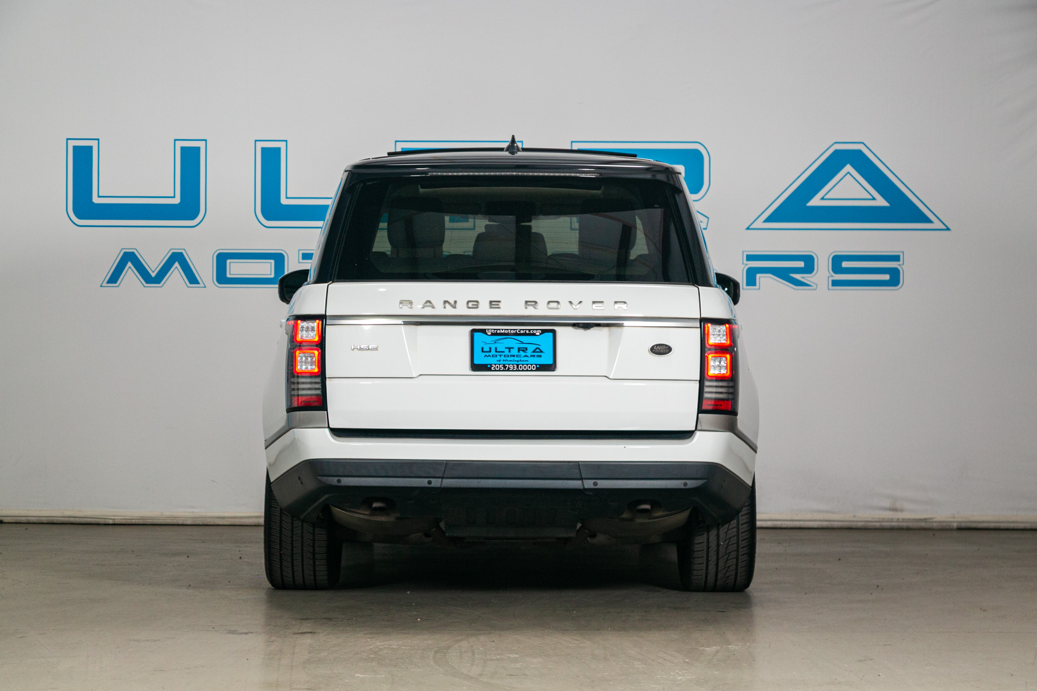 Land Rover Range Rover V6 Supercharged HSE SWB 2017 Land Rover Range Rover V6 Supercharged HSE SWB 2017