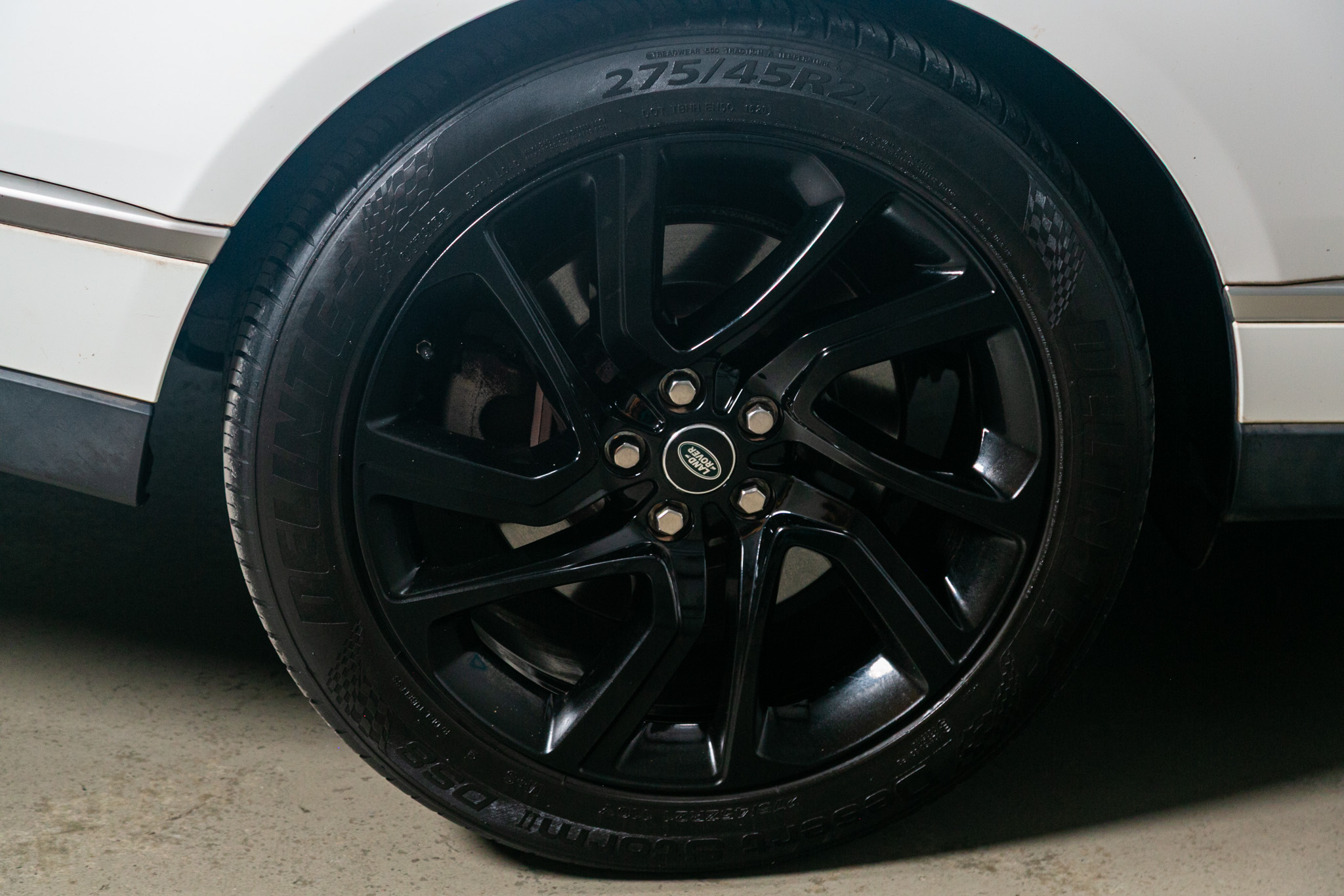 Land Rover Range Rover V6 Supercharged HSE SWB 2017 Land Rover Range Rover V6 Supercharged HSE SWB 2017