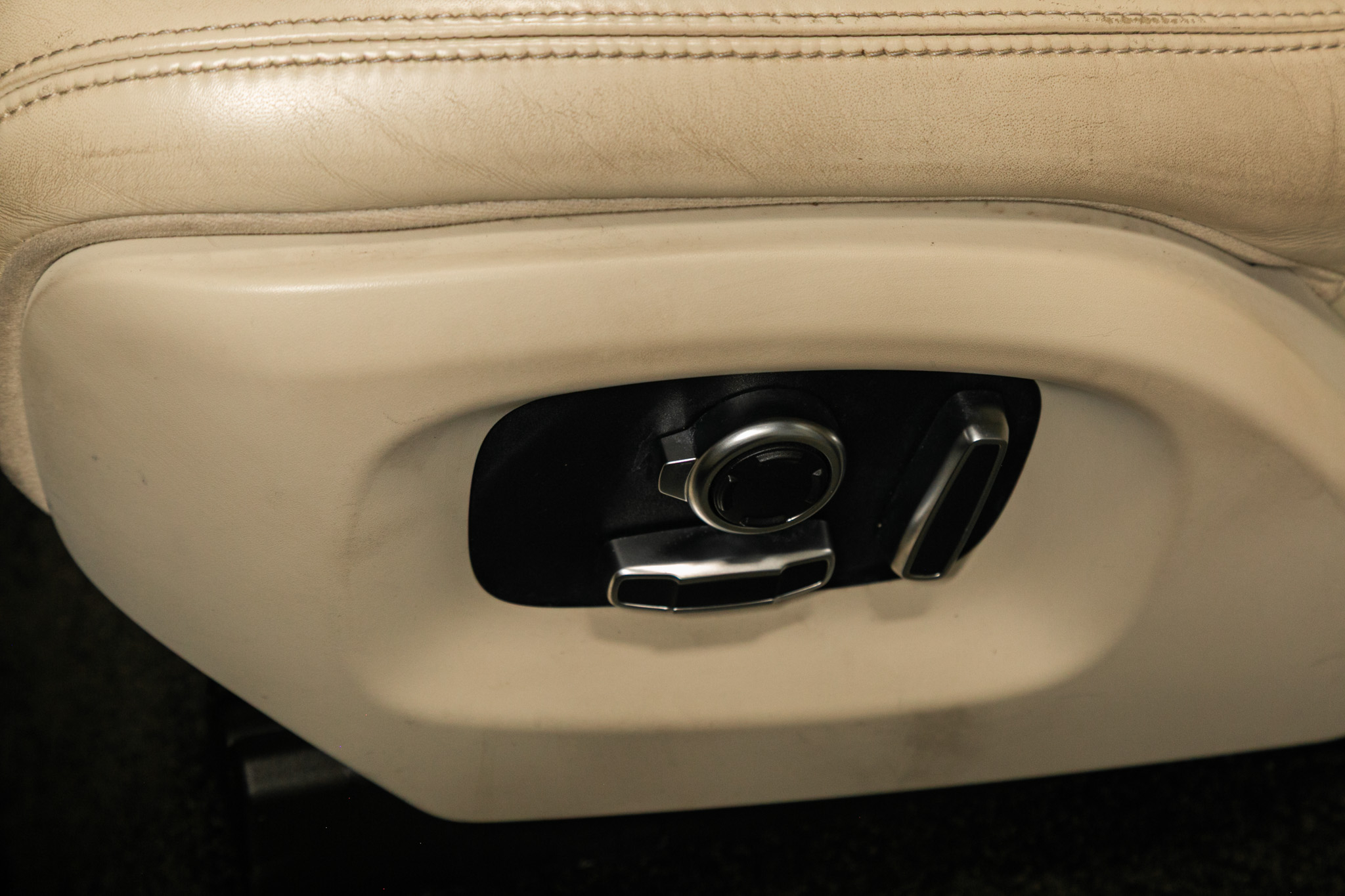 Land Rover Range Rover V6 Supercharged HSE SWB 2017 Land Rover Range Rover V6 Supercharged HSE SWB 2017