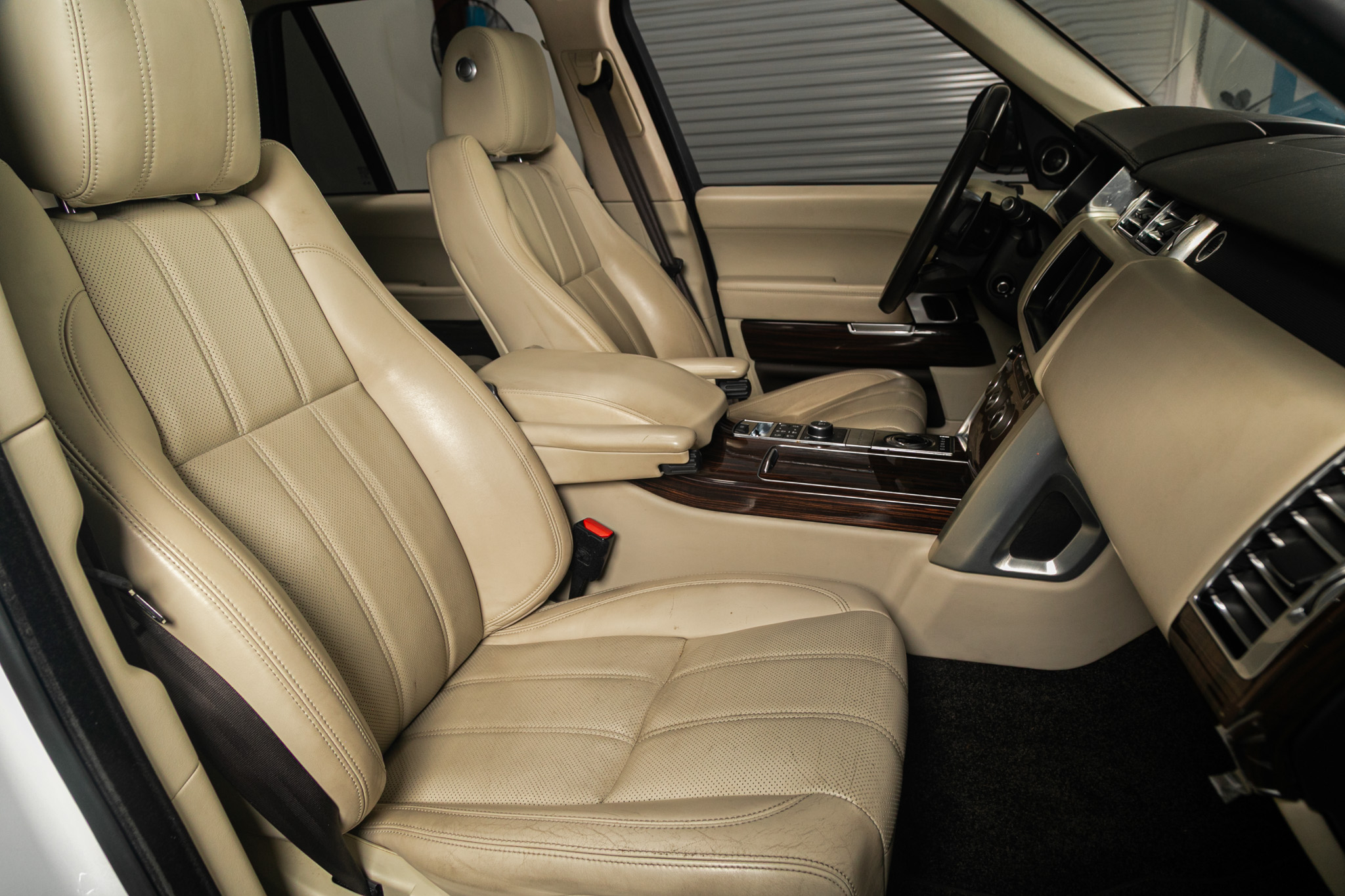 Land Rover Range Rover V6 Supercharged HSE SWB 2017 Land Rover Range Rover V6 Supercharged HSE SWB 2017