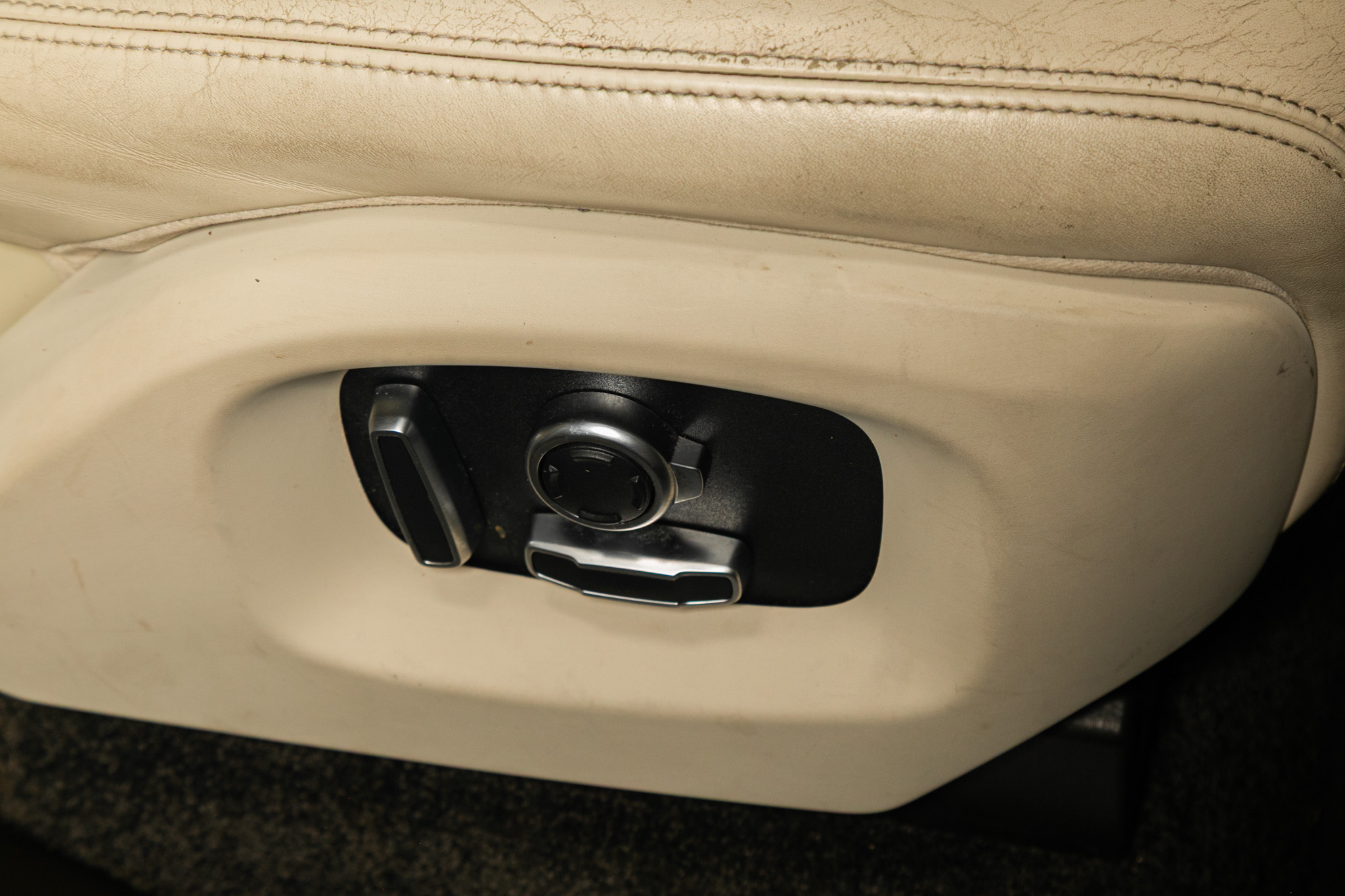 Land Rover Range Rover V6 Supercharged HSE SWB 2017 Land Rover Range Rover V6 Supercharged HSE SWB 2017