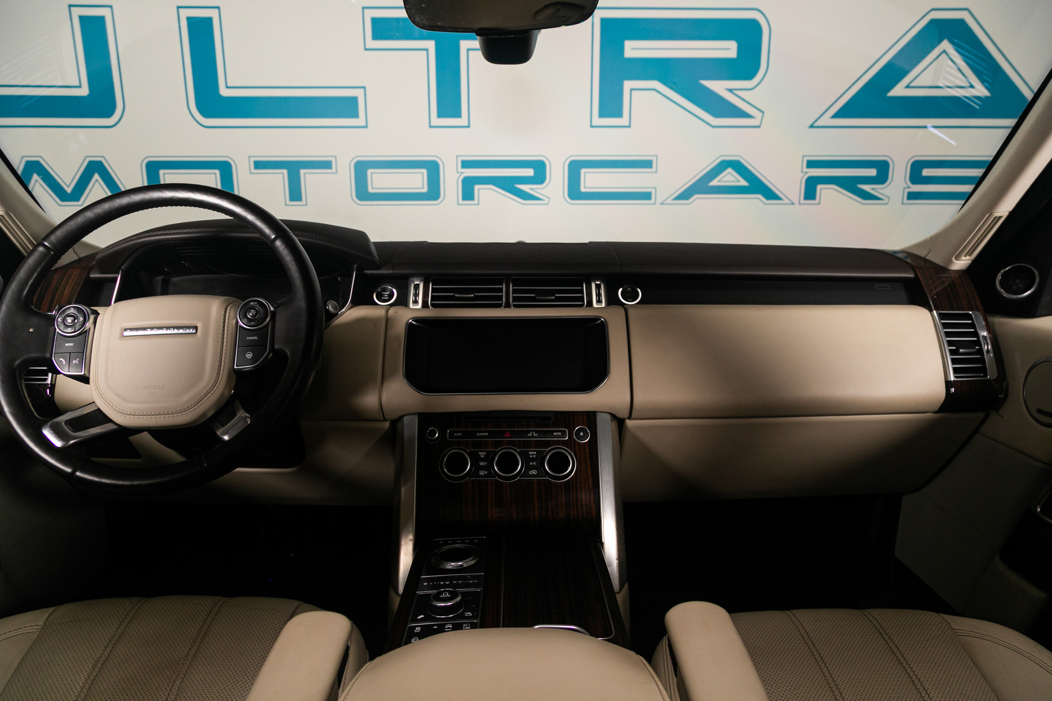 Land Rover Range Rover V6 Supercharged HSE SWB 2017 Land Rover Range Rover V6 Supercharged HSE SWB 2017