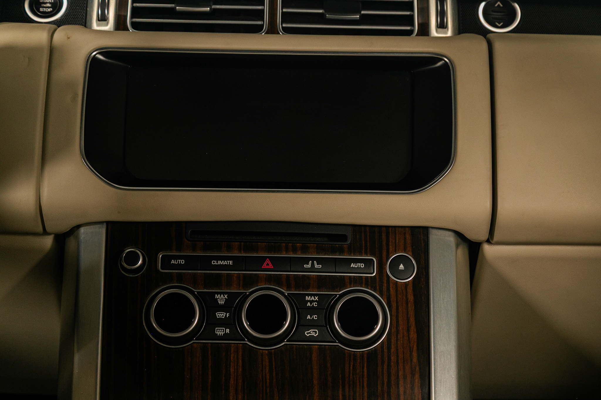 Land Rover Range Rover V6 Supercharged HSE SWB 2017 Land Rover Range Rover V6 Supercharged HSE SWB 2017