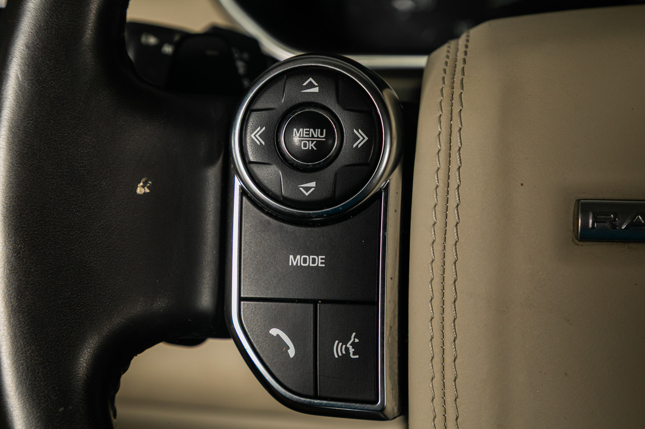 Land Rover Range Rover V6 Supercharged HSE SWB 2017 Land Rover Range Rover V6 Supercharged HSE SWB 2017