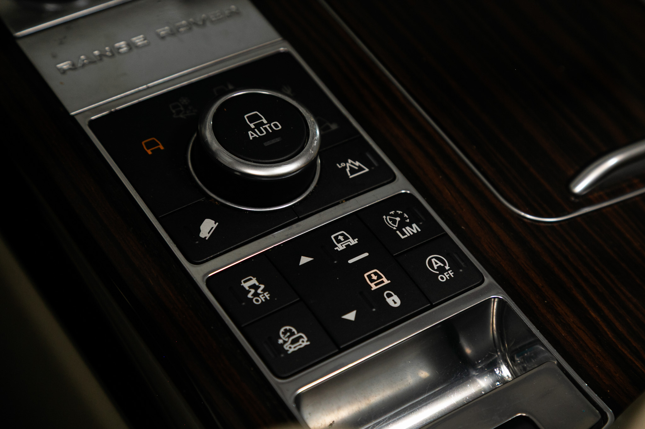 Land Rover Range Rover V6 Supercharged HSE SWB 2017 Land Rover Range Rover V6 Supercharged HSE SWB 2017