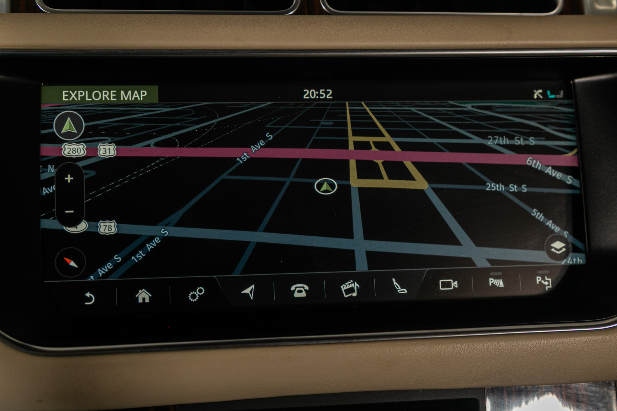 Land Rover Range Rover V6 Supercharged HSE SWB 2017 Land Rover Range Rover V6 Supercharged HSE SWB 2017