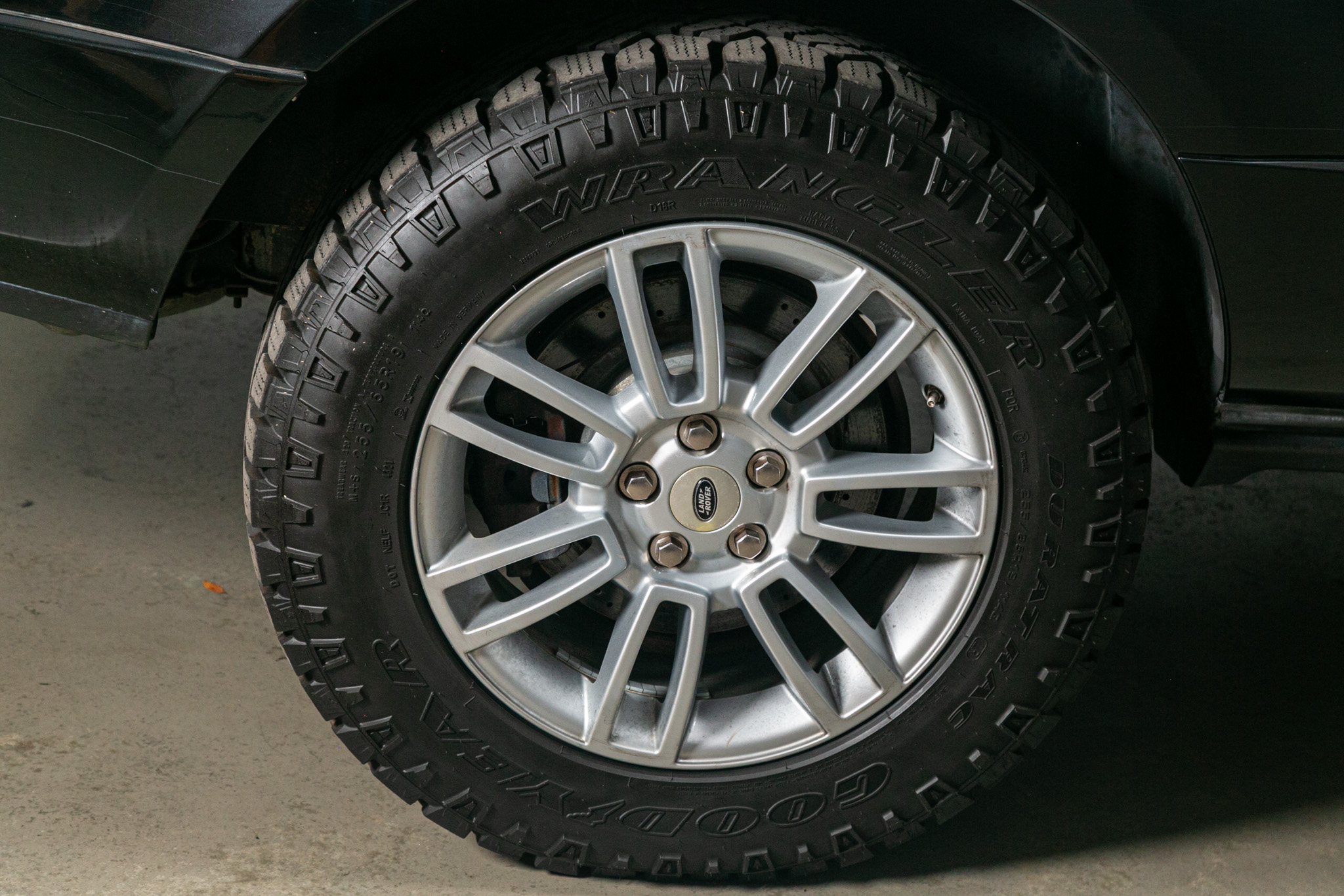 Land Rover Range Rover 4WD 4dr HSE 2011