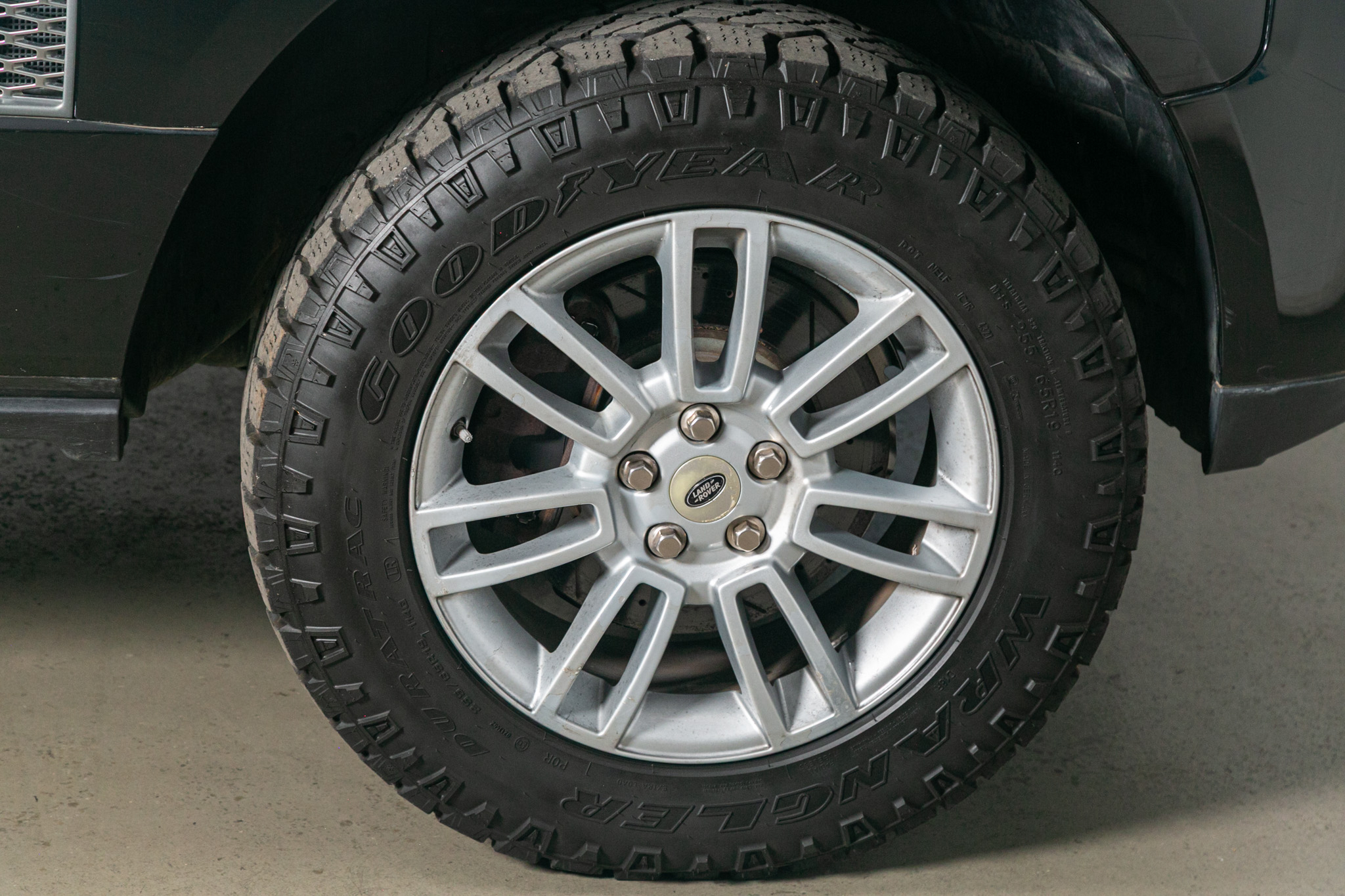 Land Rover Range Rover 4WD 4dr HSE 2011