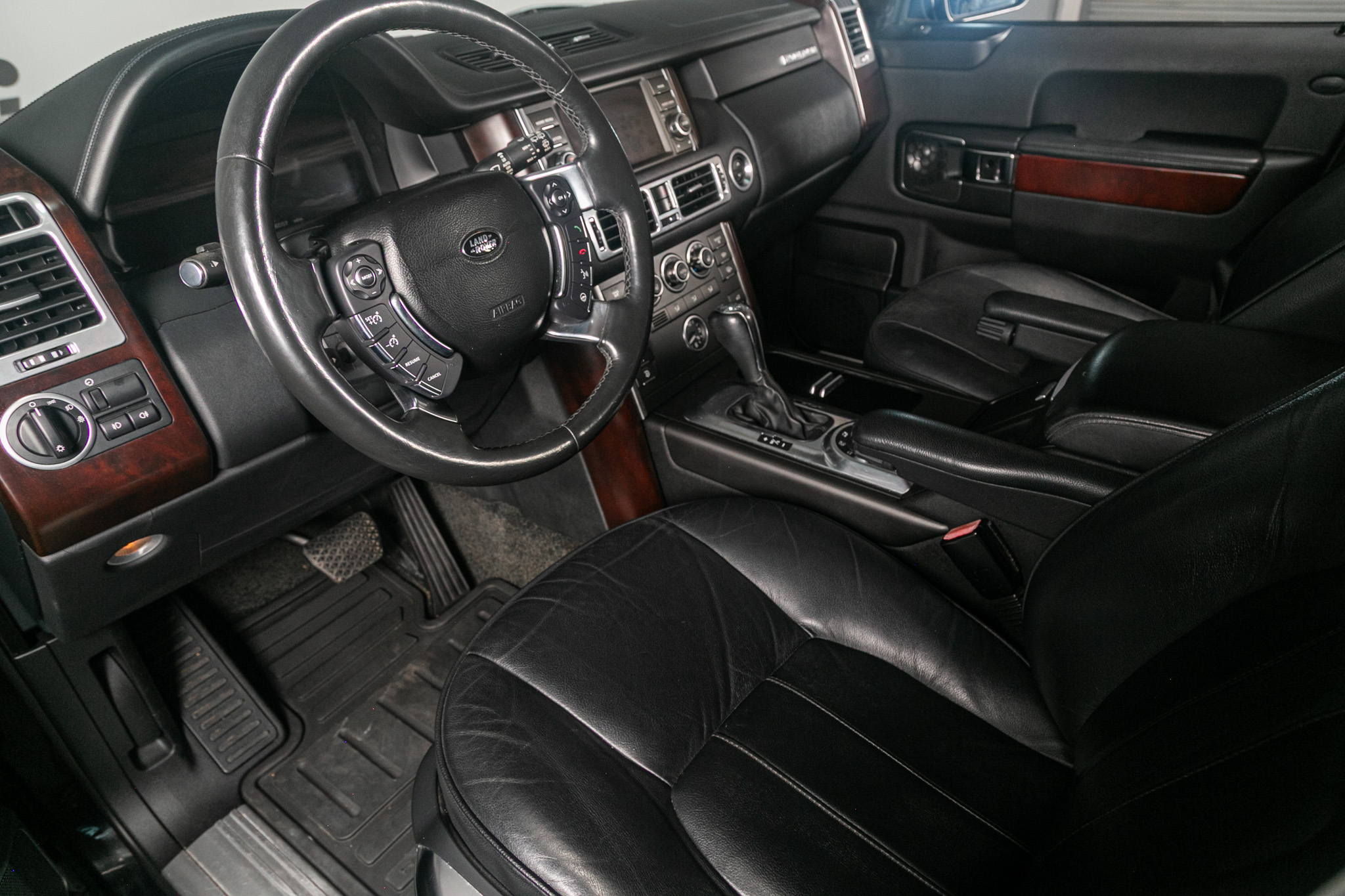 Land Rover Range Rover 4WD 4dr HSE 2011