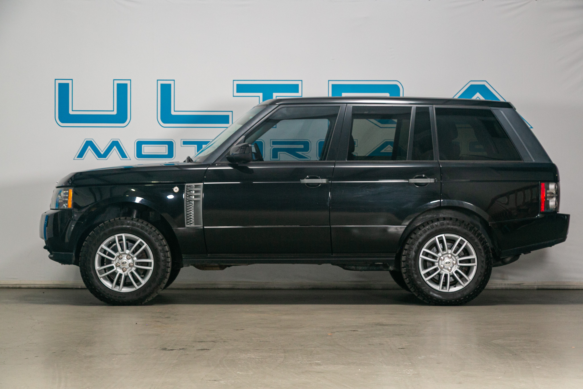 Land Rover Range Rover 4WD 4dr HSE 2011