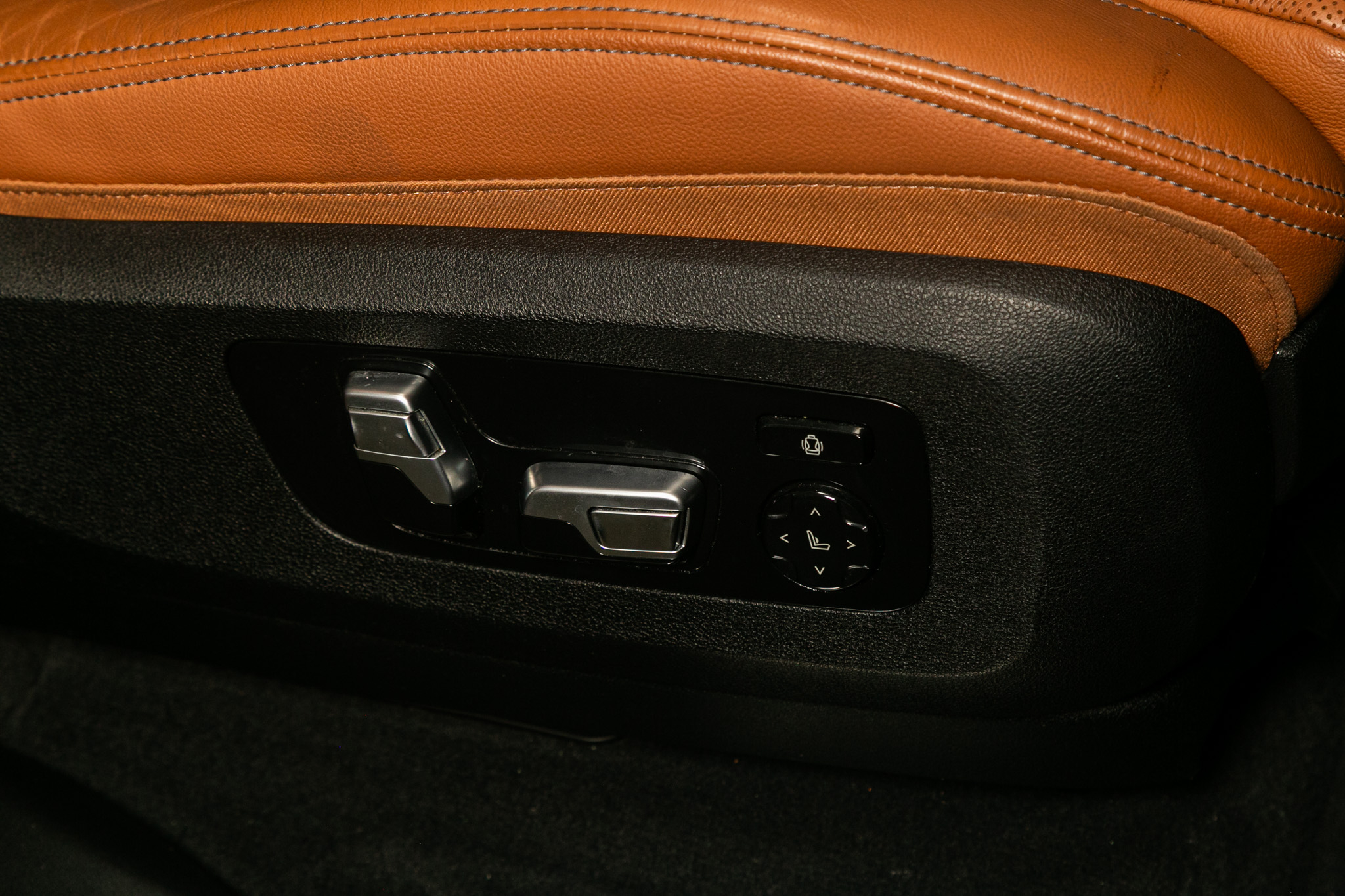 BMW X7 xDrive40i Sports Activity Vehicle 2020