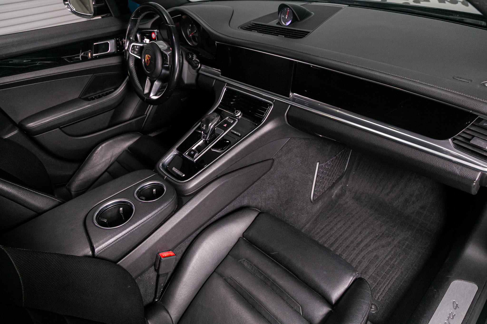 Porsche Panamera 4 2018