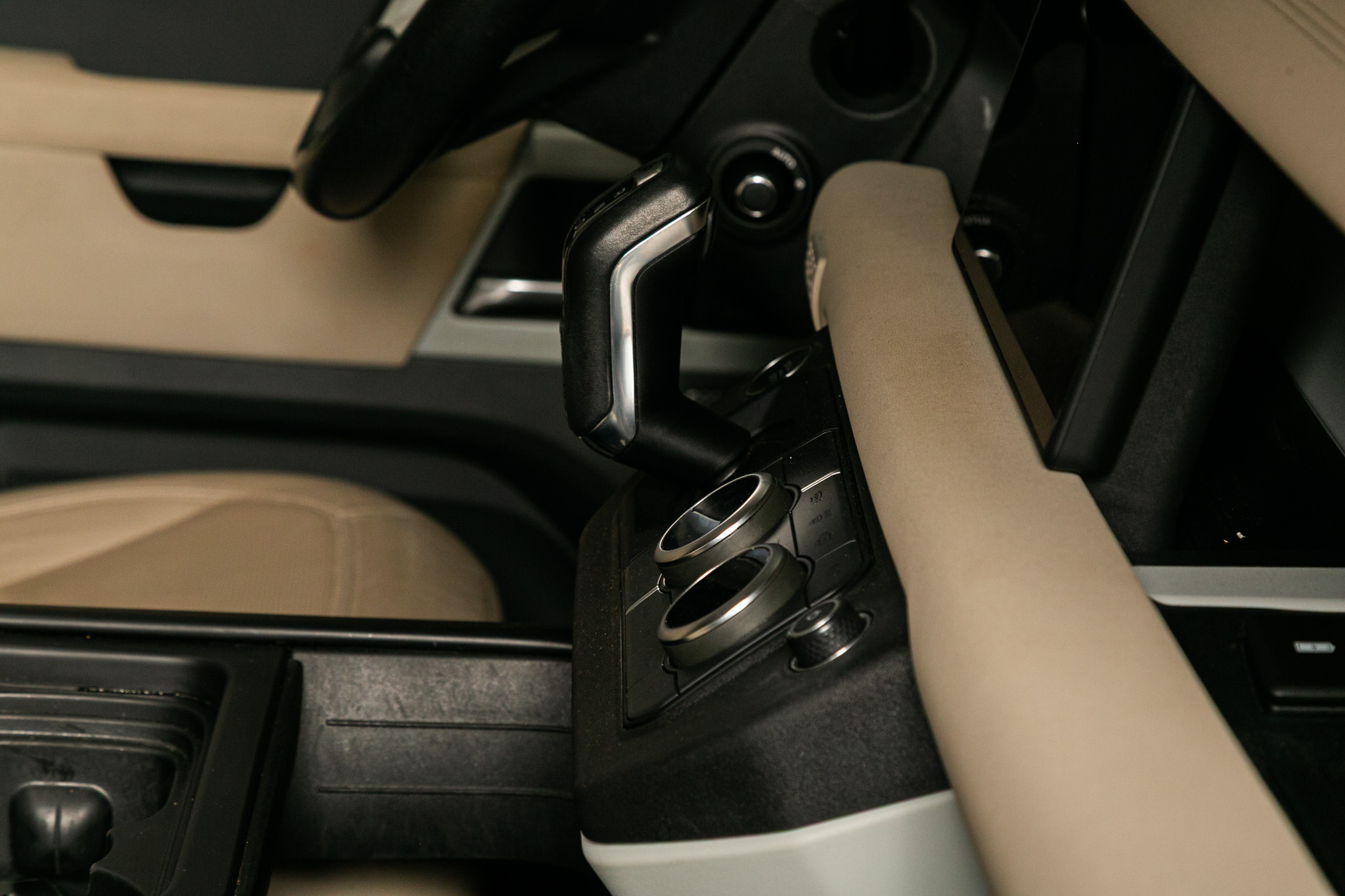 Land Rover Defender 110 SE AWD 2021