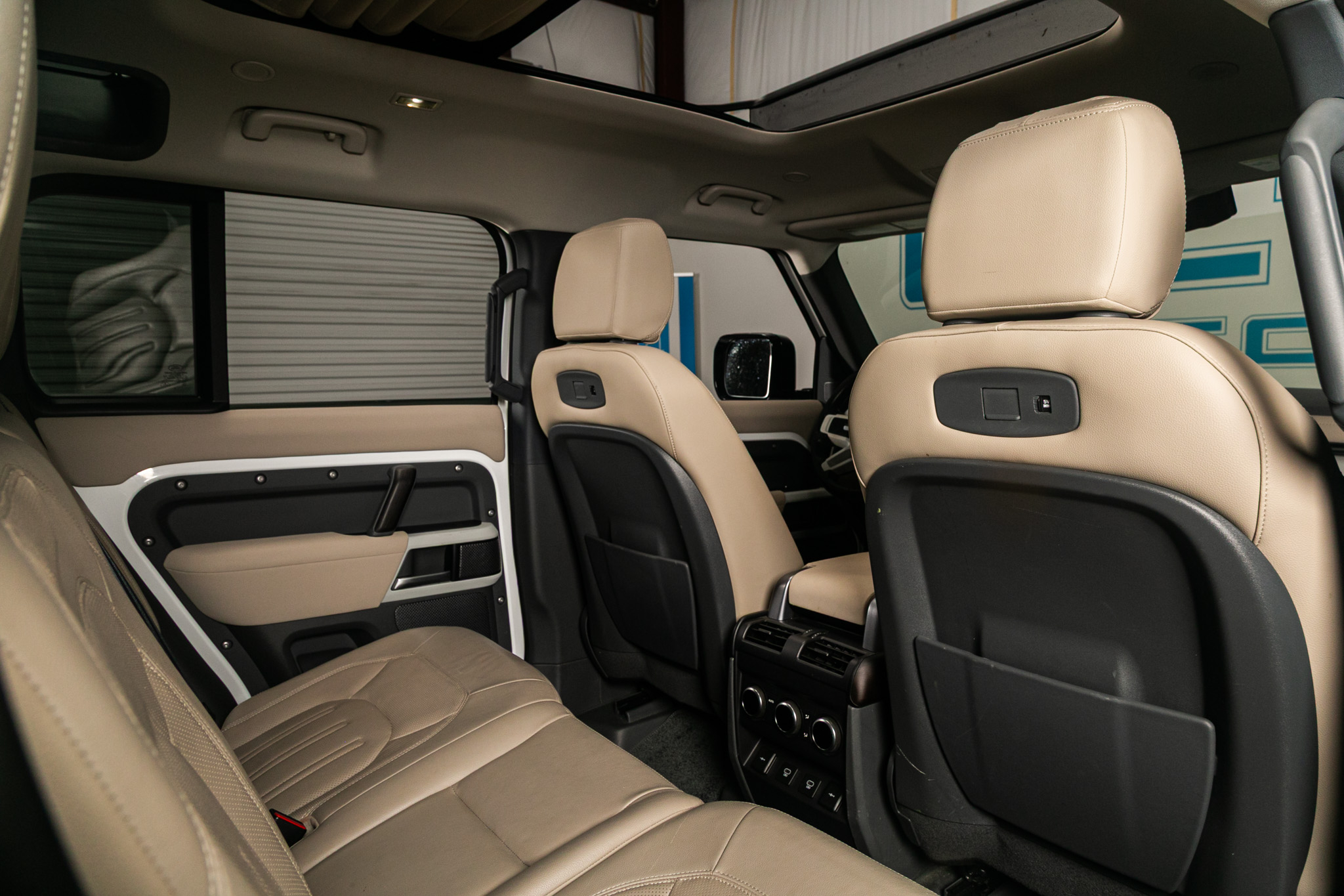 Land Rover Defender 110 SE AWD 2021