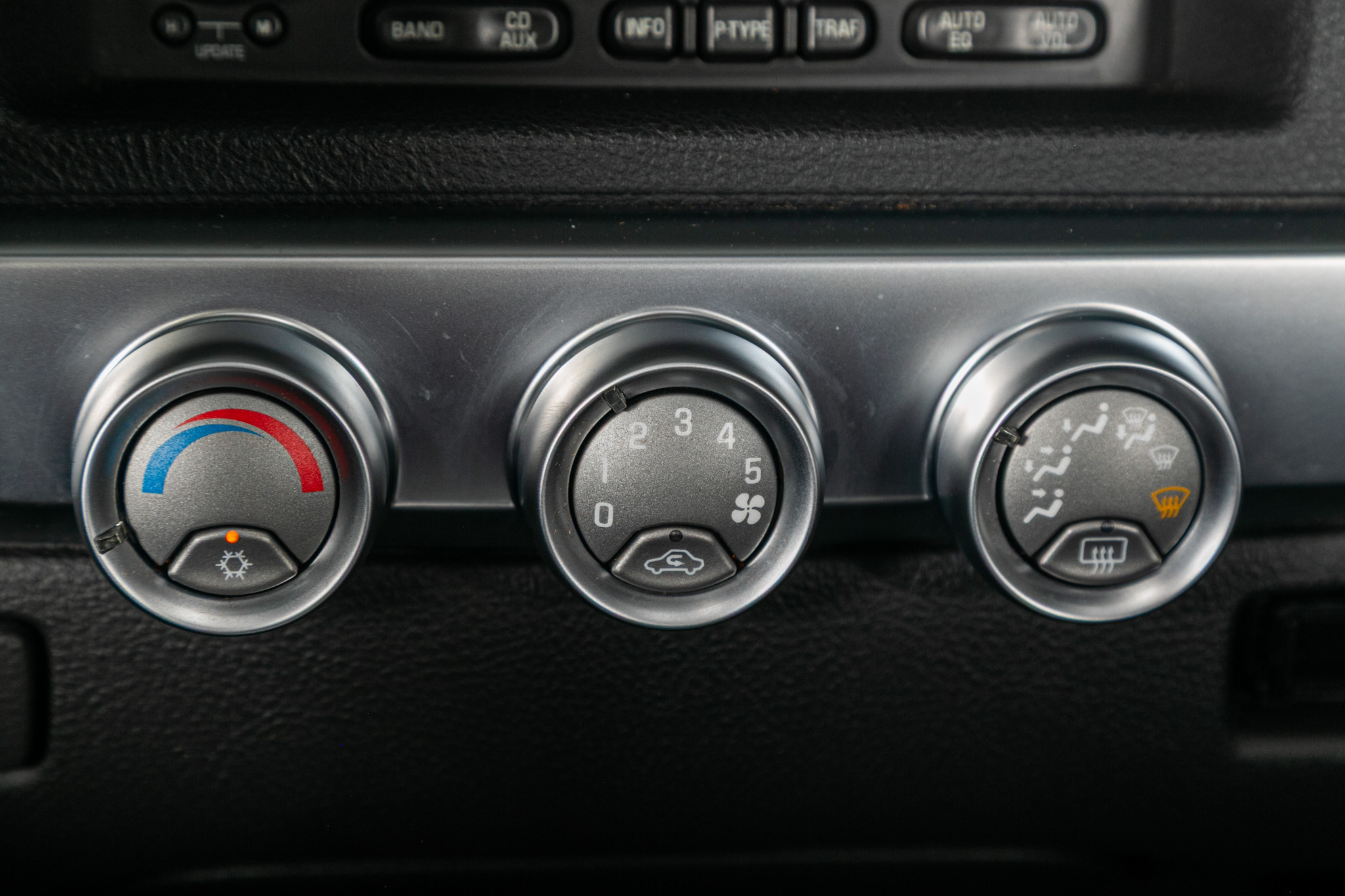 Chevrolet SSR Reg Cab 116.0" WB LS 2004