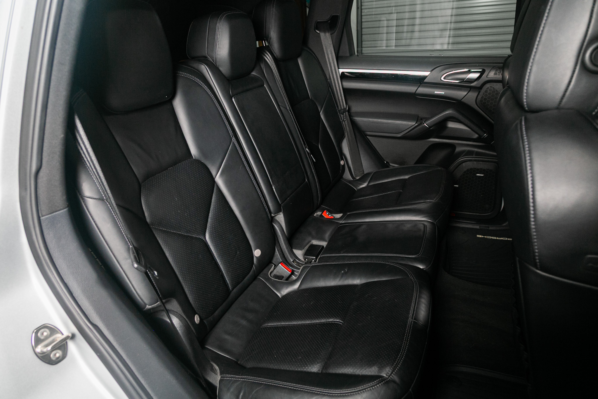 Porsche Cayenne AWD 4dr Tiptronic 2012