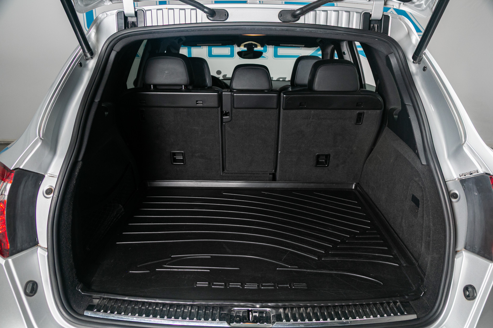 Porsche Cayenne AWD 4dr Tiptronic 2012