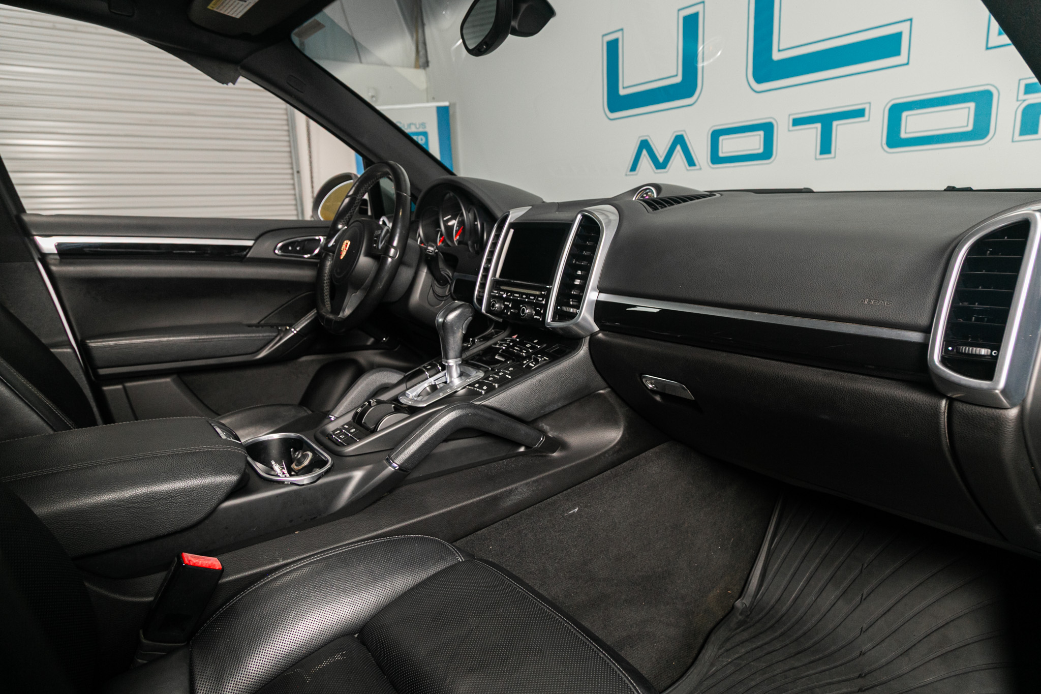 Porsche Cayenne AWD 4dr Tiptronic 2012