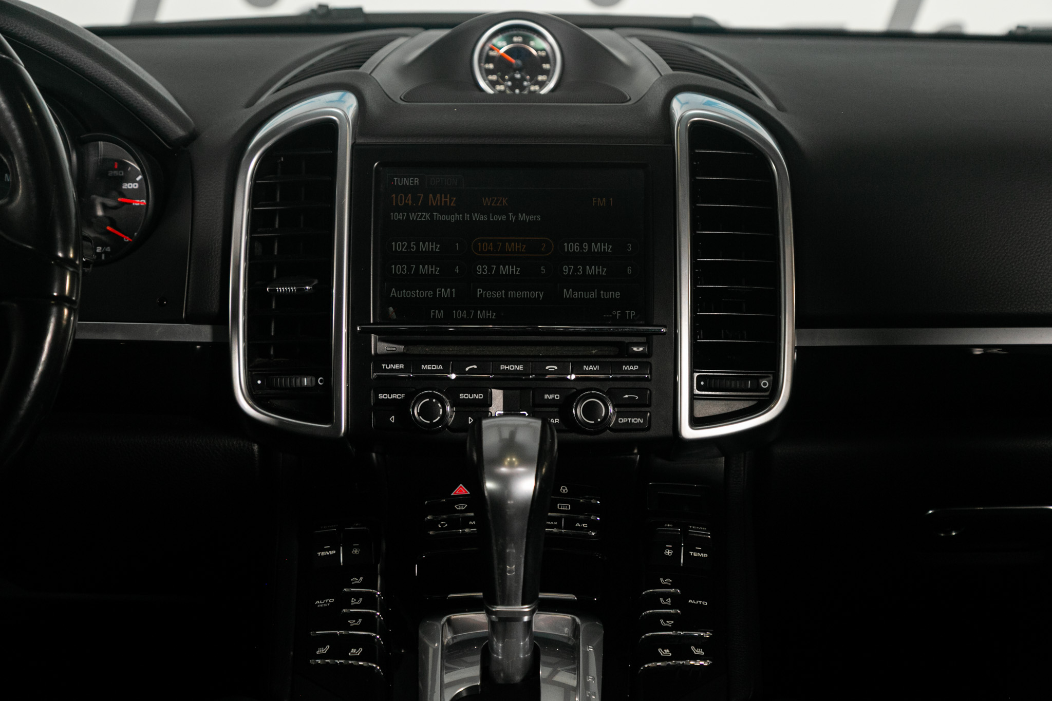 Porsche Cayenne AWD 4dr Tiptronic 2012