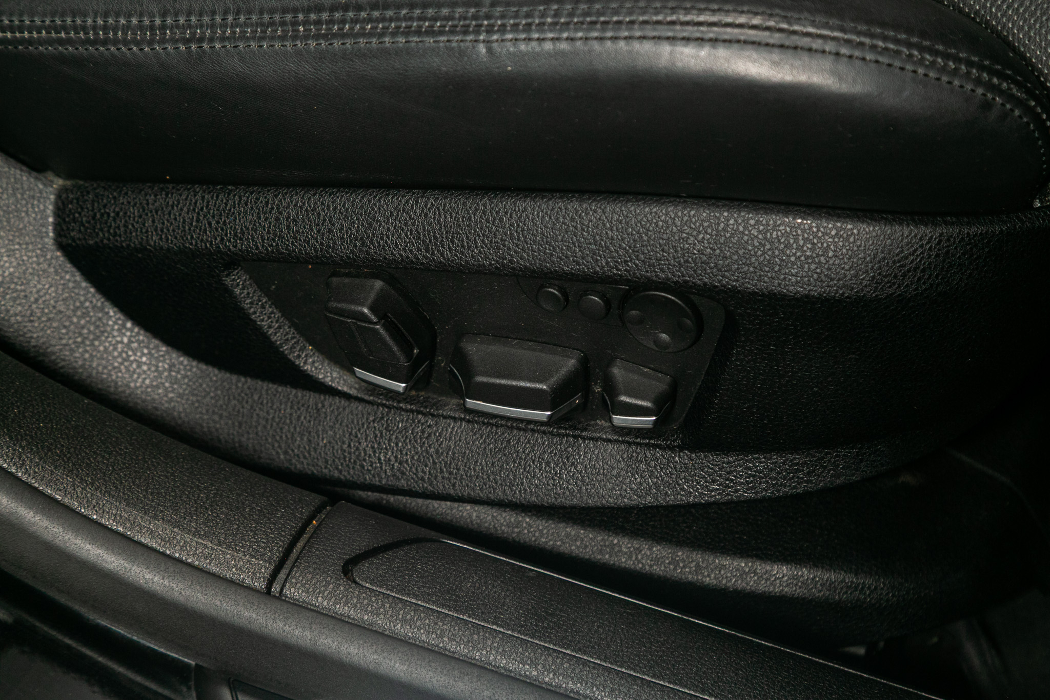 BMW 7 Series ALPINA B7 xDrive Sedan 2012