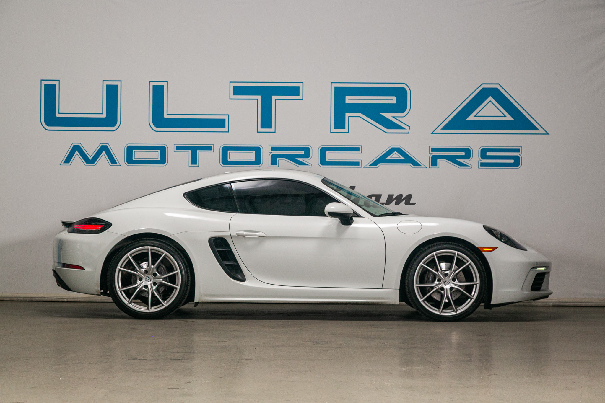 Porsche 718 Cayman Coupe 2018