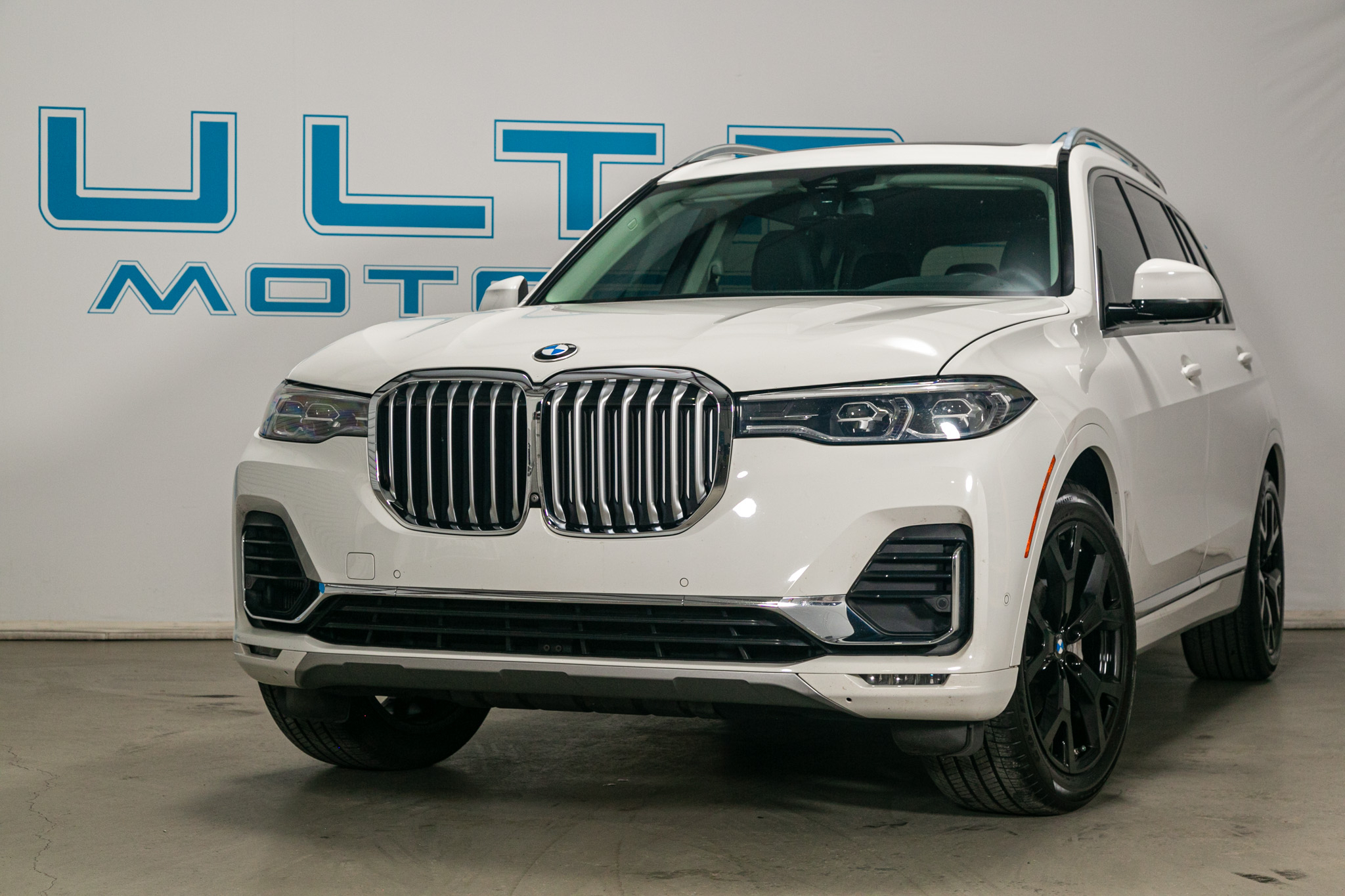 BMW X7 xDrive40i Sports Activity Vehicle 2020