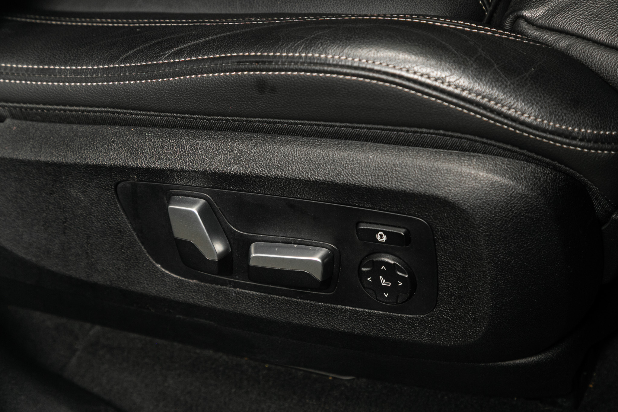 BMW X7 xDrive40i Sports Activity Vehicle 2020