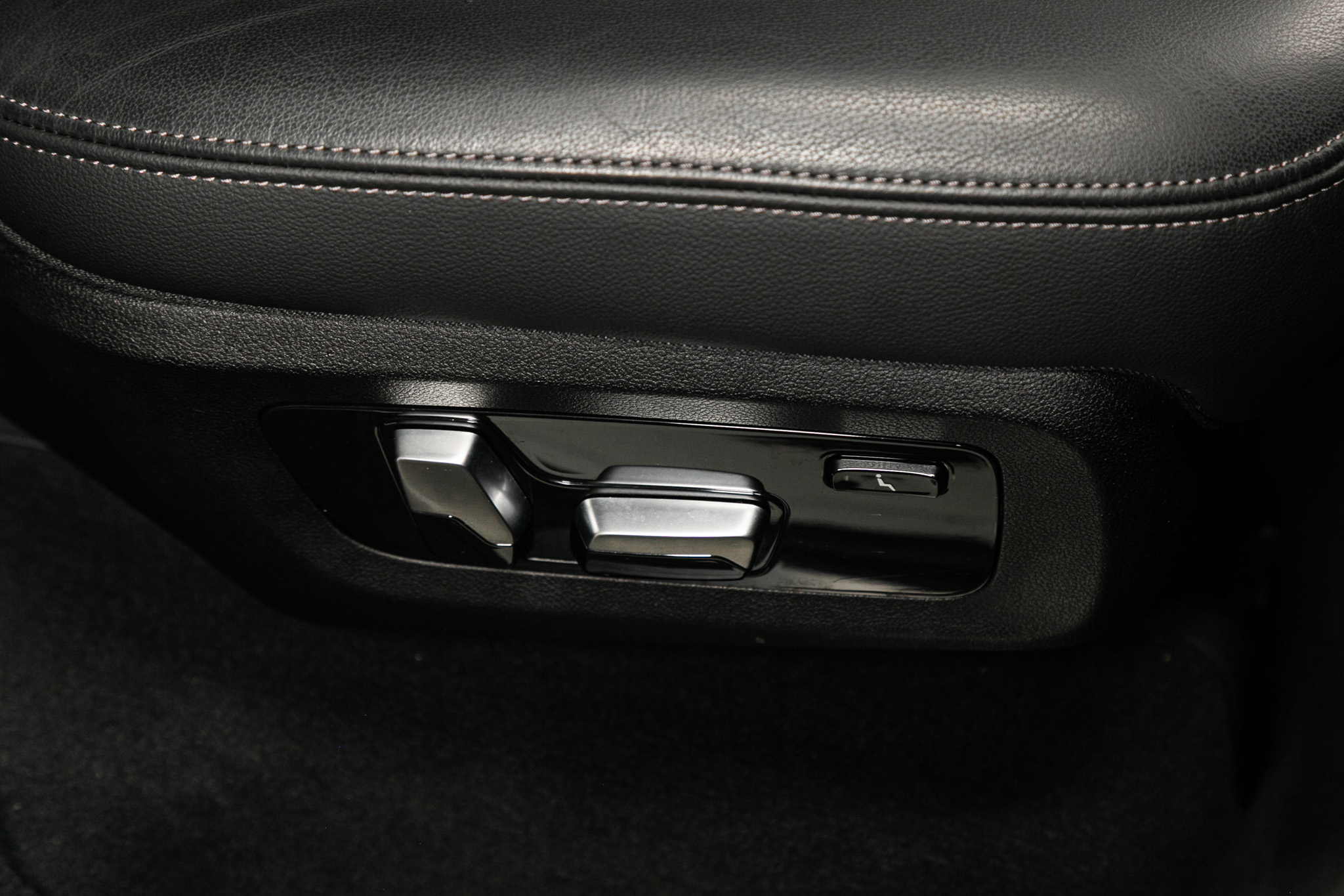 BMW X7 xDrive40i Sports Activity Vehicle 2020