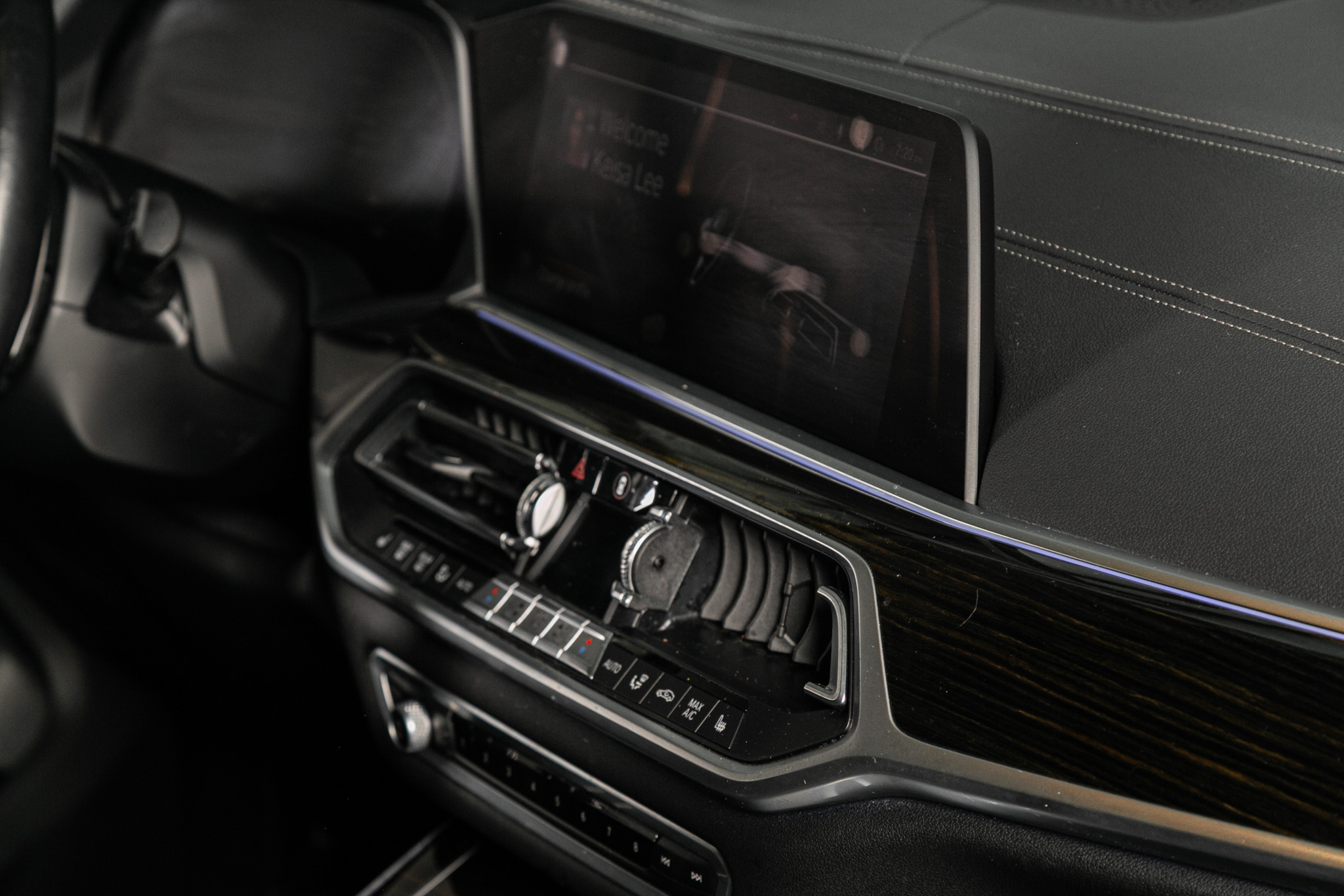 BMW X7 xDrive40i Sports Activity Vehicle 2020