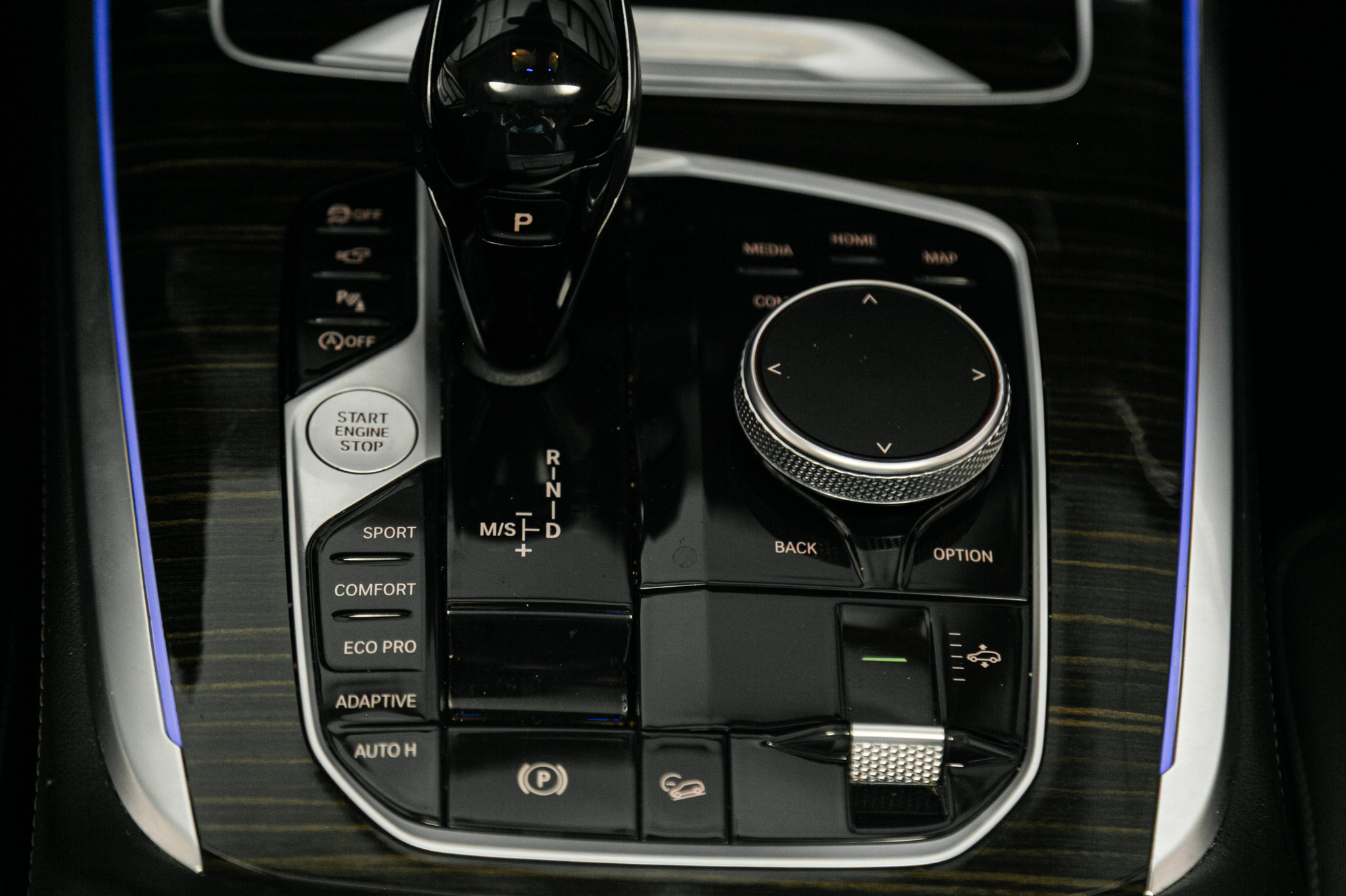 BMW X7 xDrive40i Sports Activity Vehicle 2020