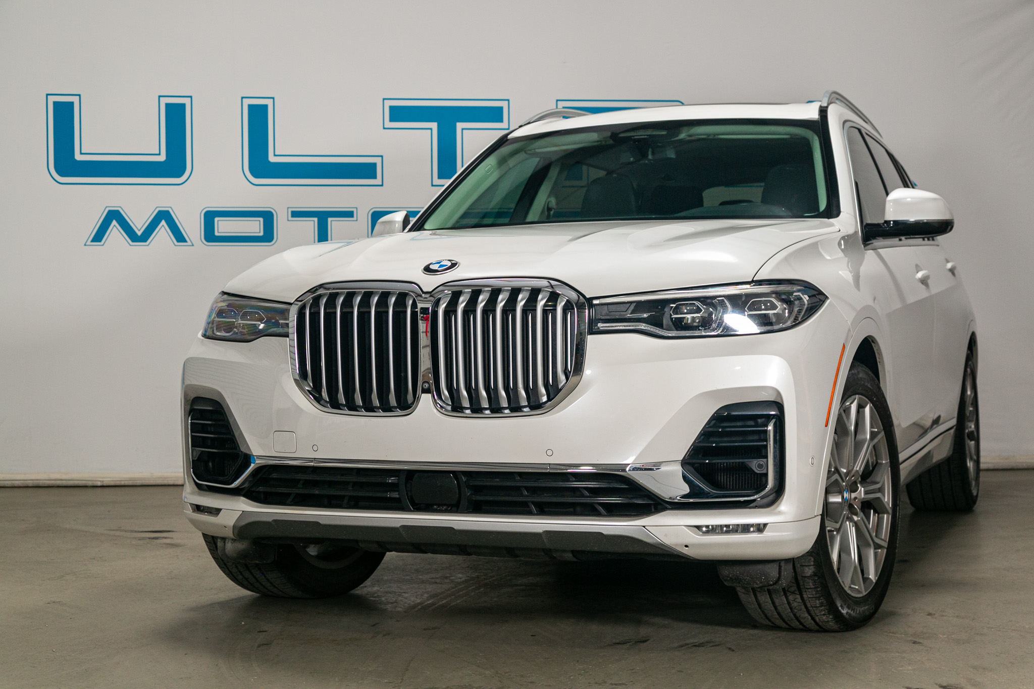 BMW X7 xDrive50i Sports Activity Vehicle 2019