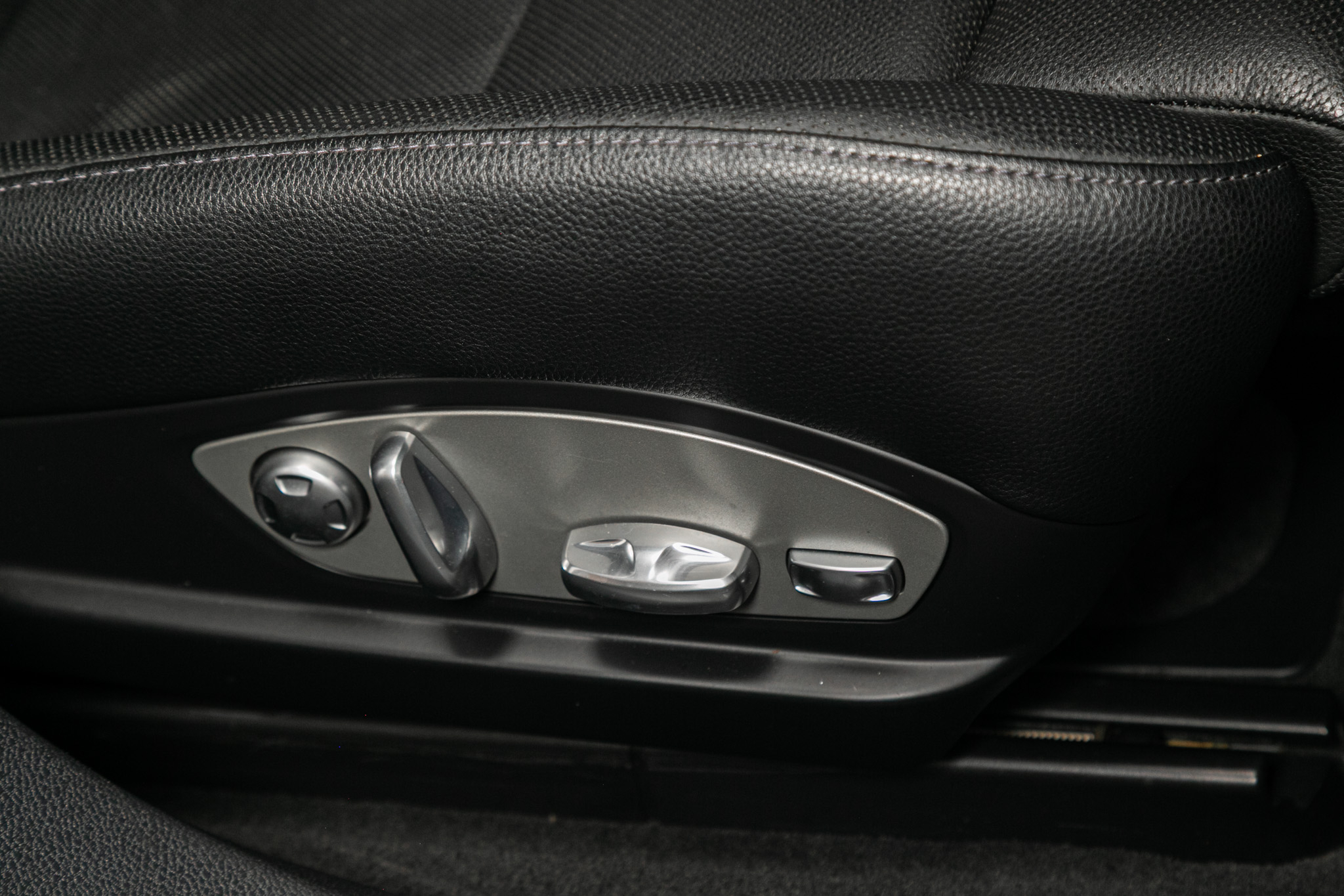 Porsche Panamera 4dr HB 4 2015