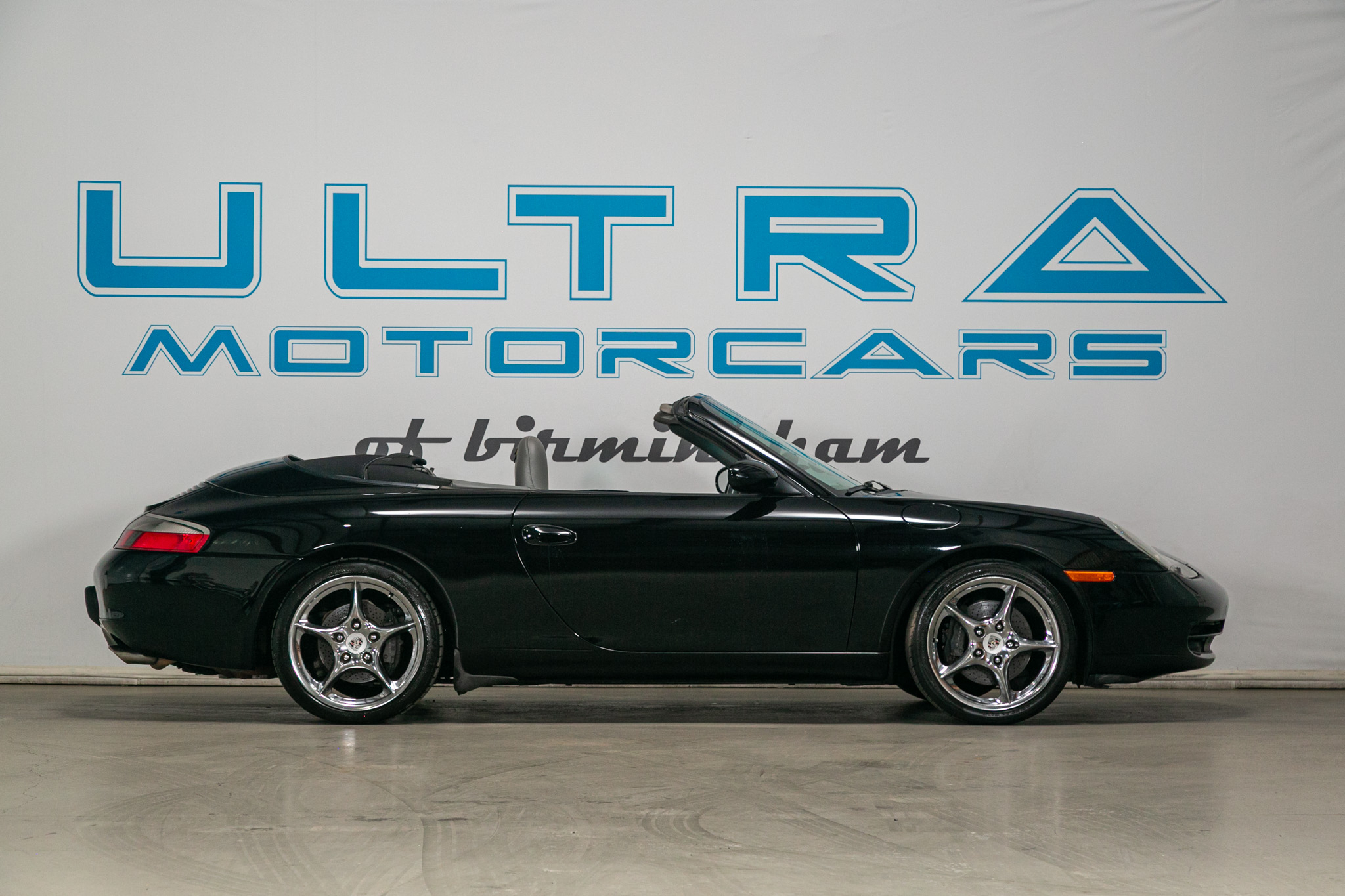 Porsche 911 Carrera 2dr Carrera Cabriolet 6-Spd Manual 2001