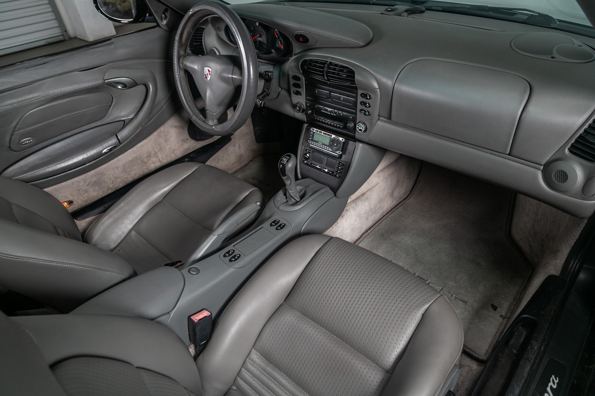 Porsche 911 Carrera 2dr Carrera Cabriolet 6-Spd Manual 2001