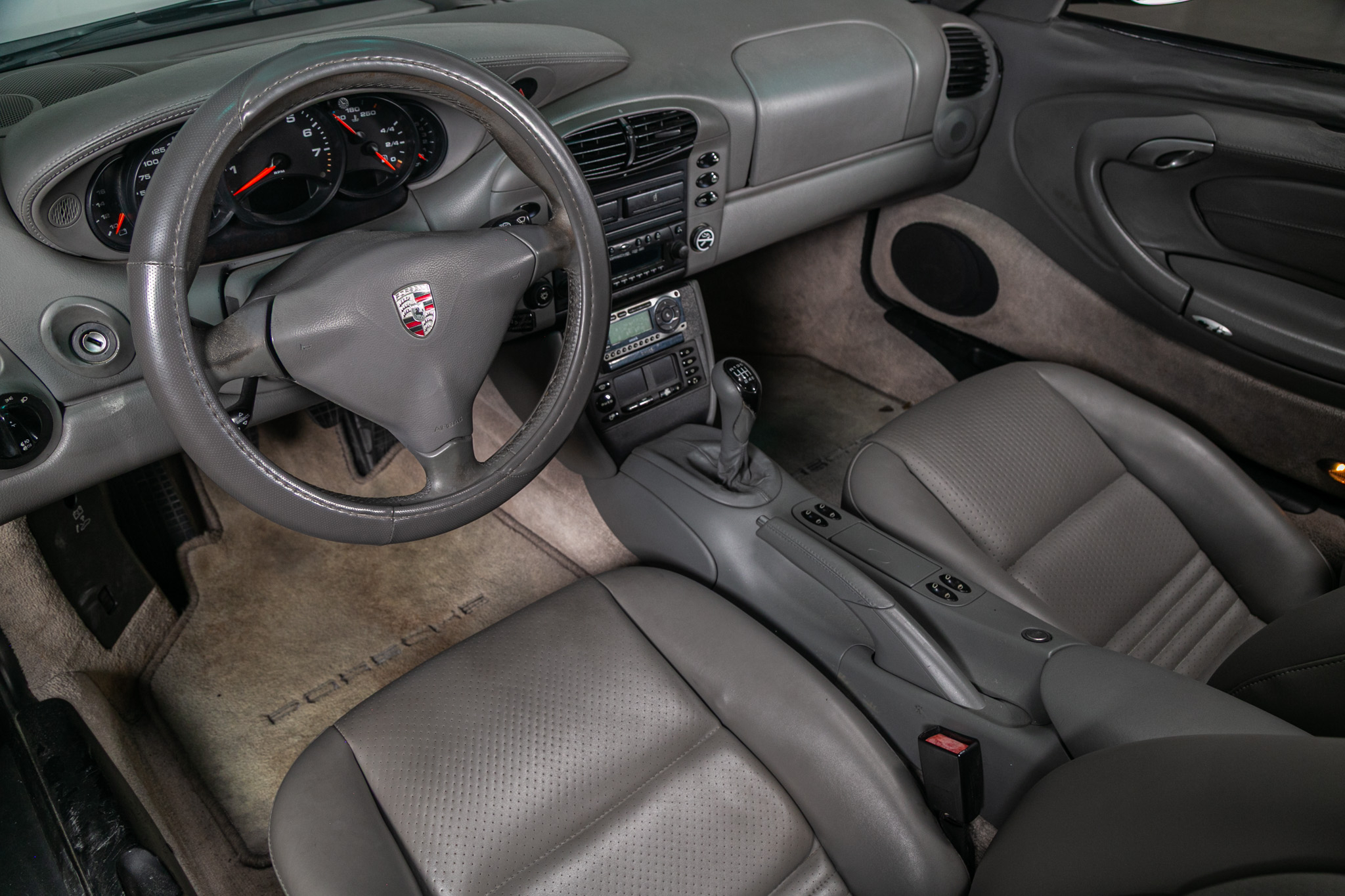 Porsche 911 Carrera 2dr Carrera Cabriolet 6-Spd Manual 2001