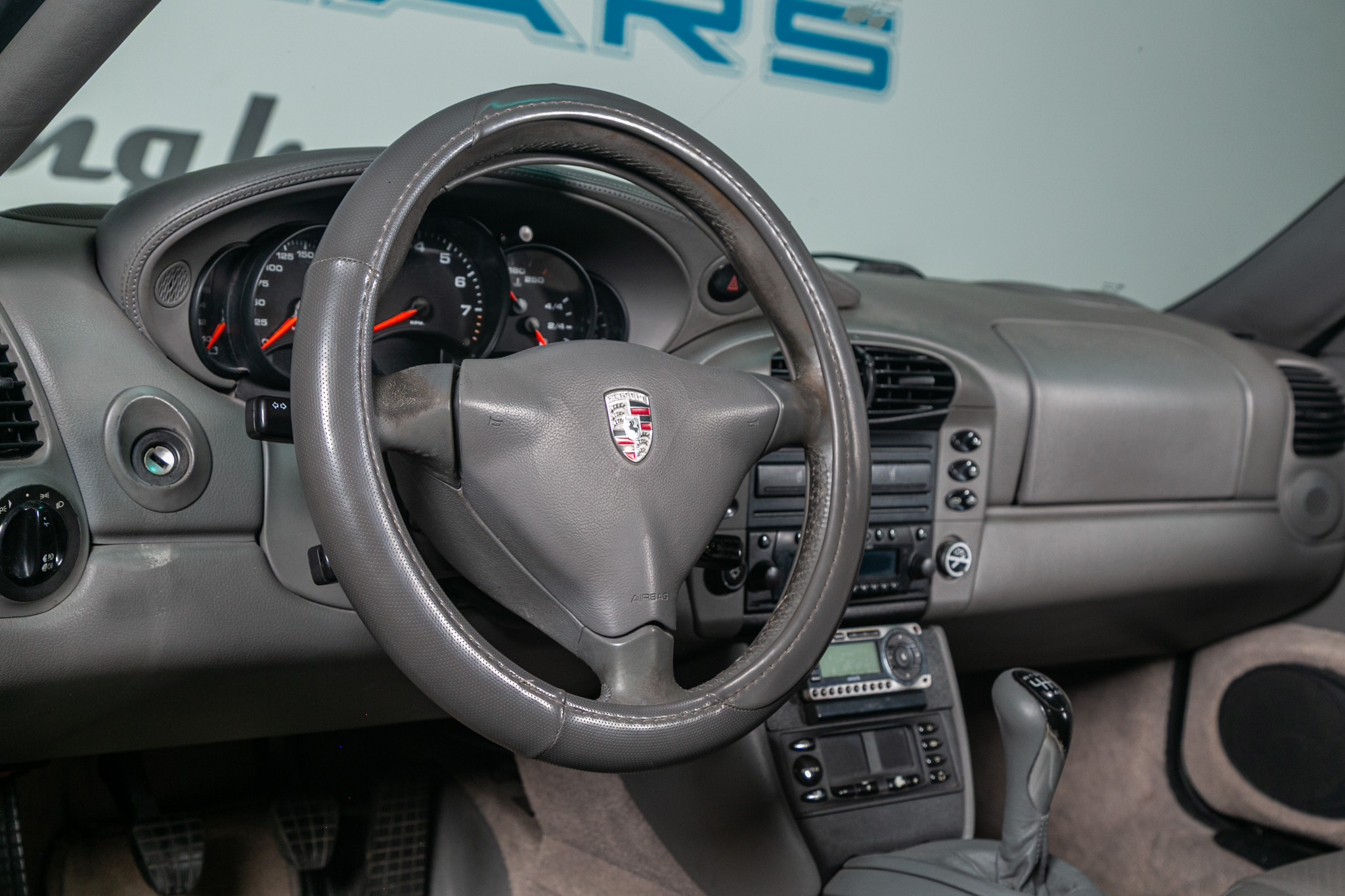 Porsche 911 Carrera 2dr Carrera Cabriolet 6-Spd Manual 2001