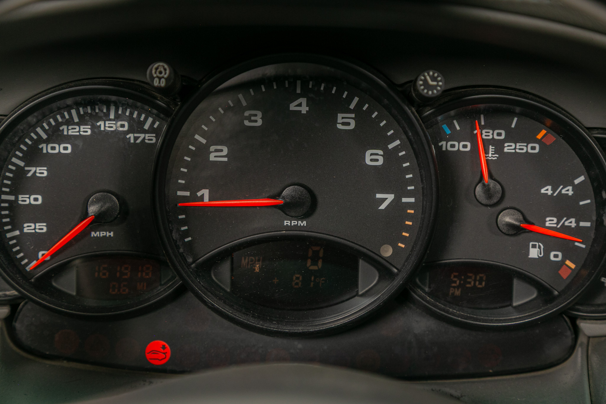 Porsche 911 Carrera 2dr Carrera Cabriolet 6-Spd Manual 2001